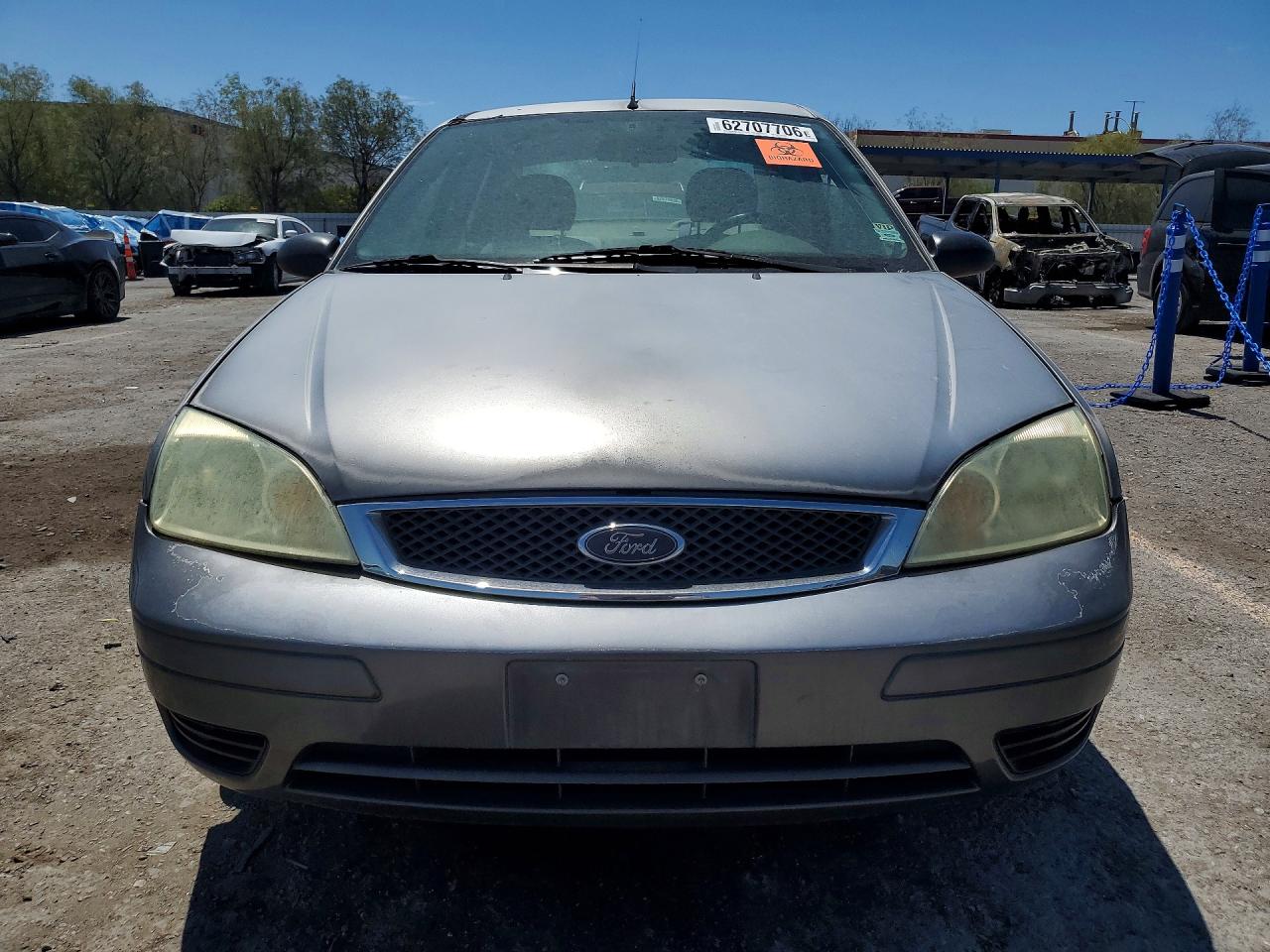 2005 Ford Focus Zx4 Silver vin: 1FAFP34N95W110410