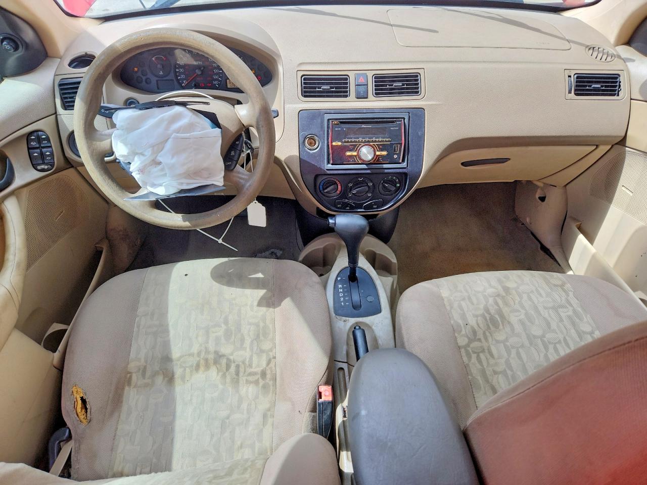 2005 Ford Focus Zx4 Red vin: 1FAFP34N95W206036