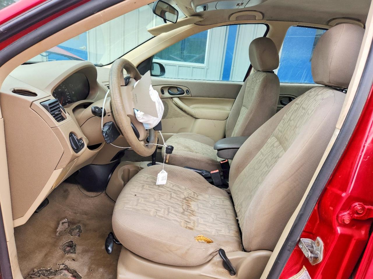 2005 Ford Focus Zx4 Red vin: 1FAFP34N95W206036