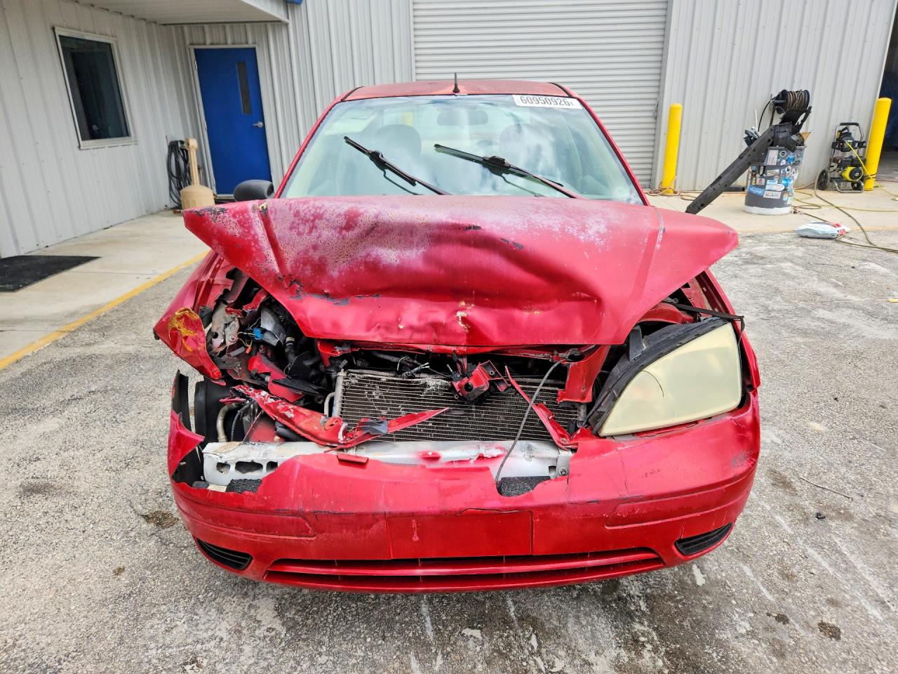 2005 Ford Focus Zx4 Red vin: 1FAFP34N95W206036