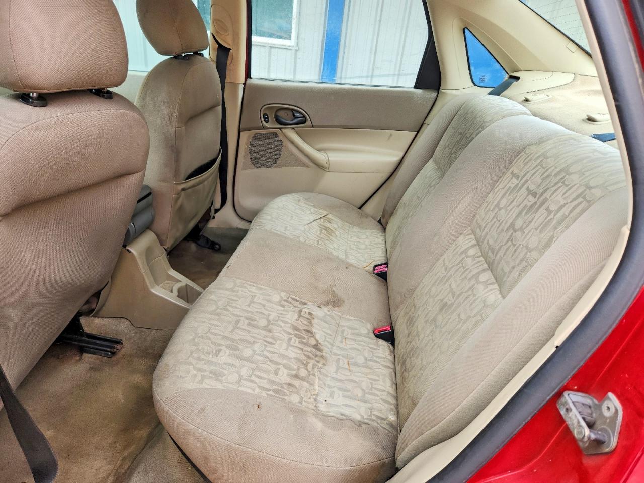 2005 Ford Focus Zx4 Red vin: 1FAFP34N95W206036