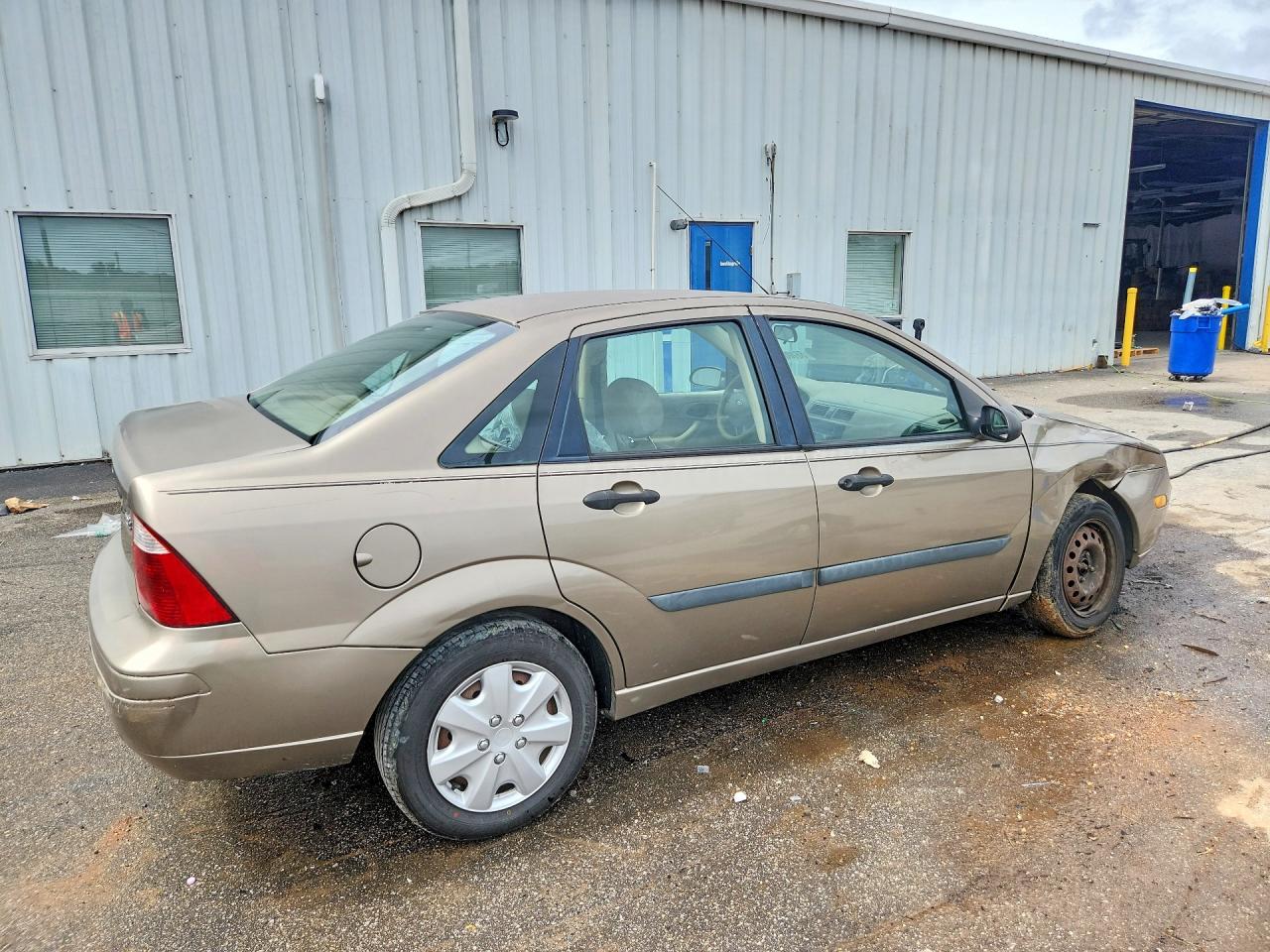 2005 Ford Focus Zx4 Tan vin: 1FAFP34N95W261571
