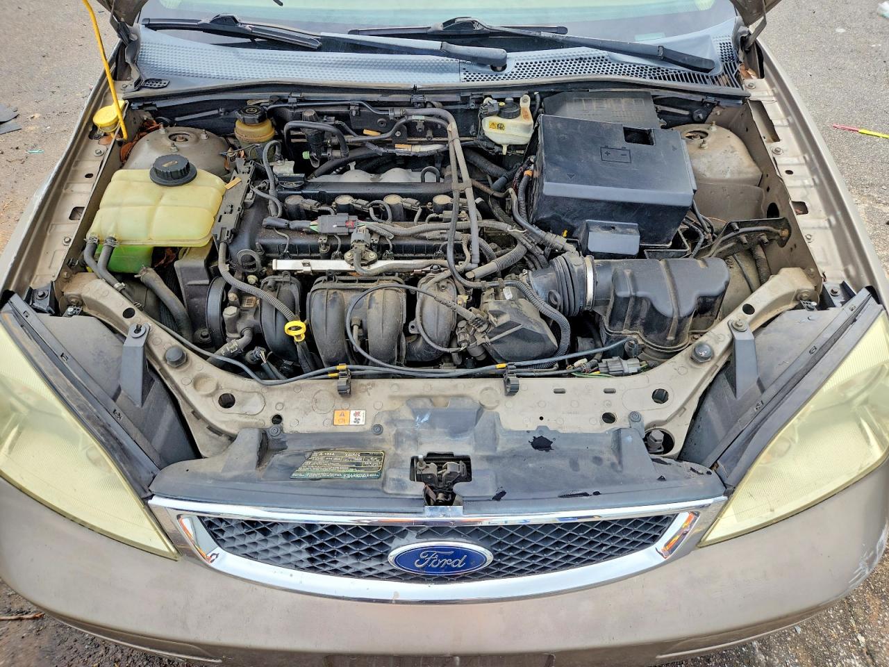 2005 Ford Focus Zx4 Tan vin: 1FAFP34N95W261571