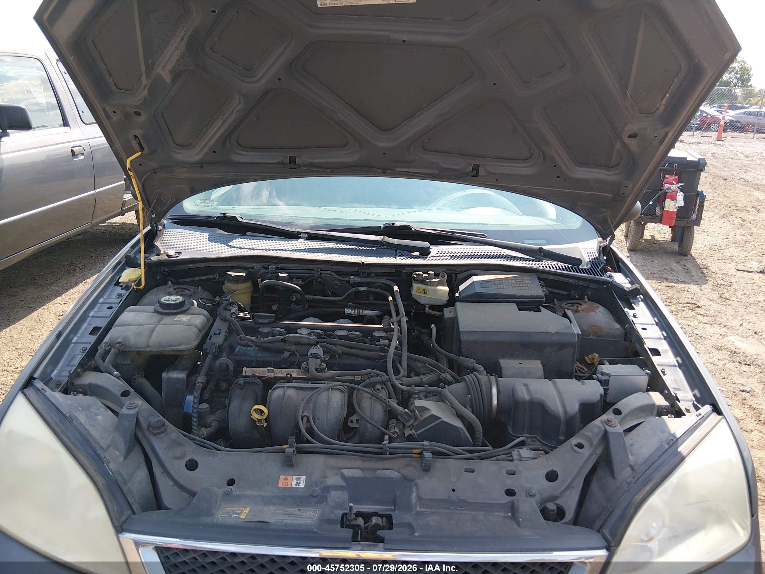 2005 Ford Focus Zx4 Gray vin: 1FAFP34N95W272666