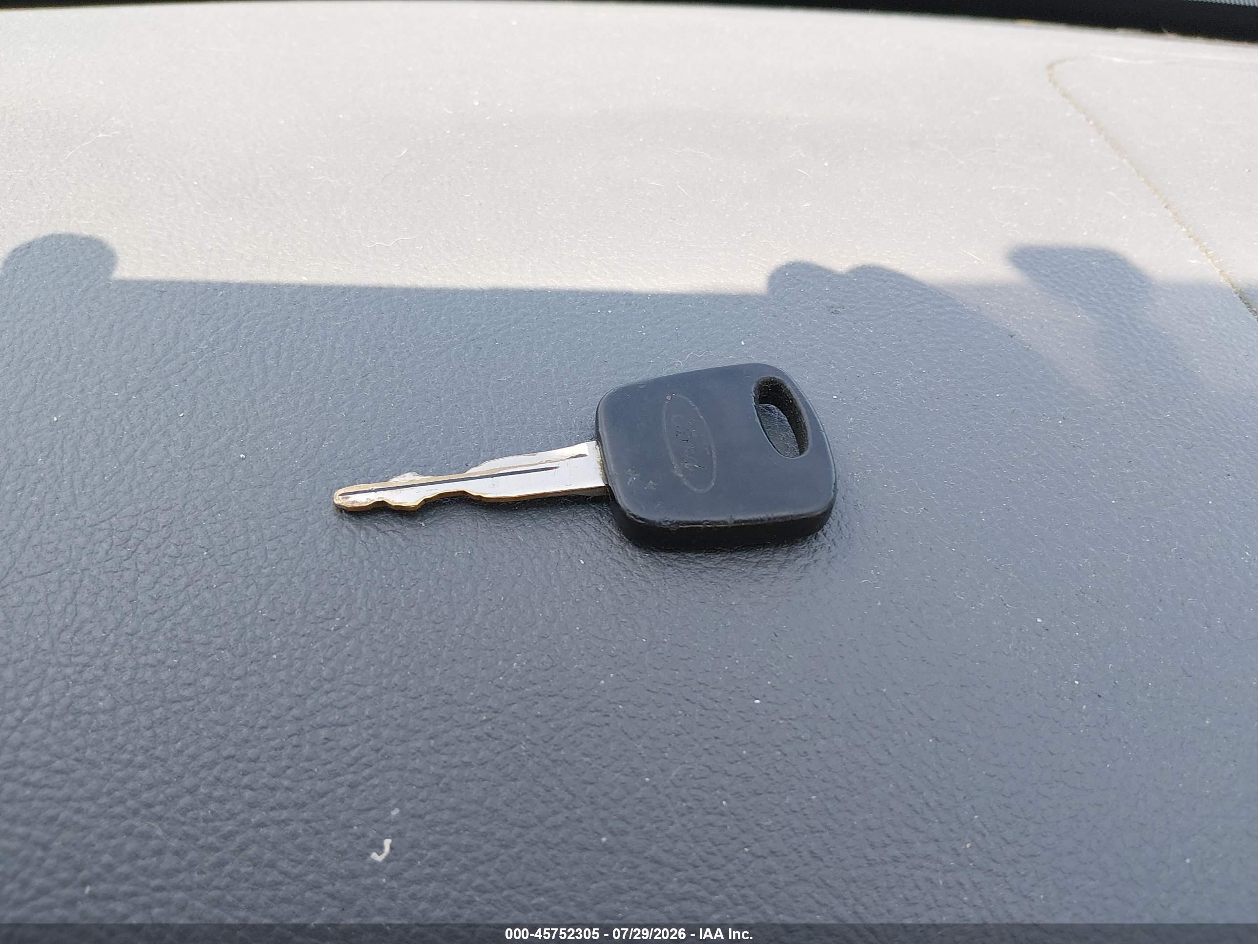 2005 Ford Focus Zx4 Gray vin: 1FAFP34N95W272666