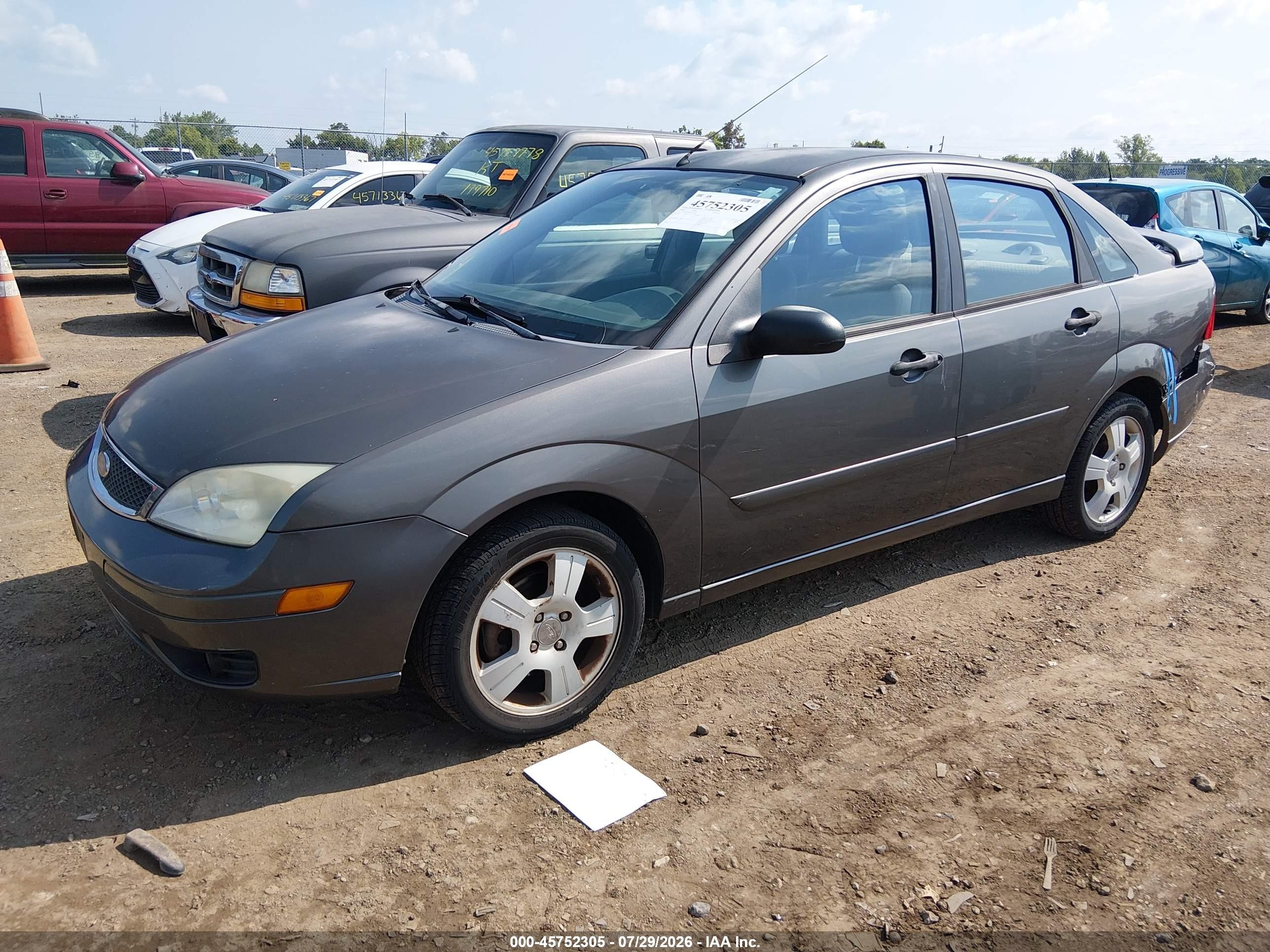 2005 Ford Focus Zx4 Gray vin: 1FAFP34N95W272666