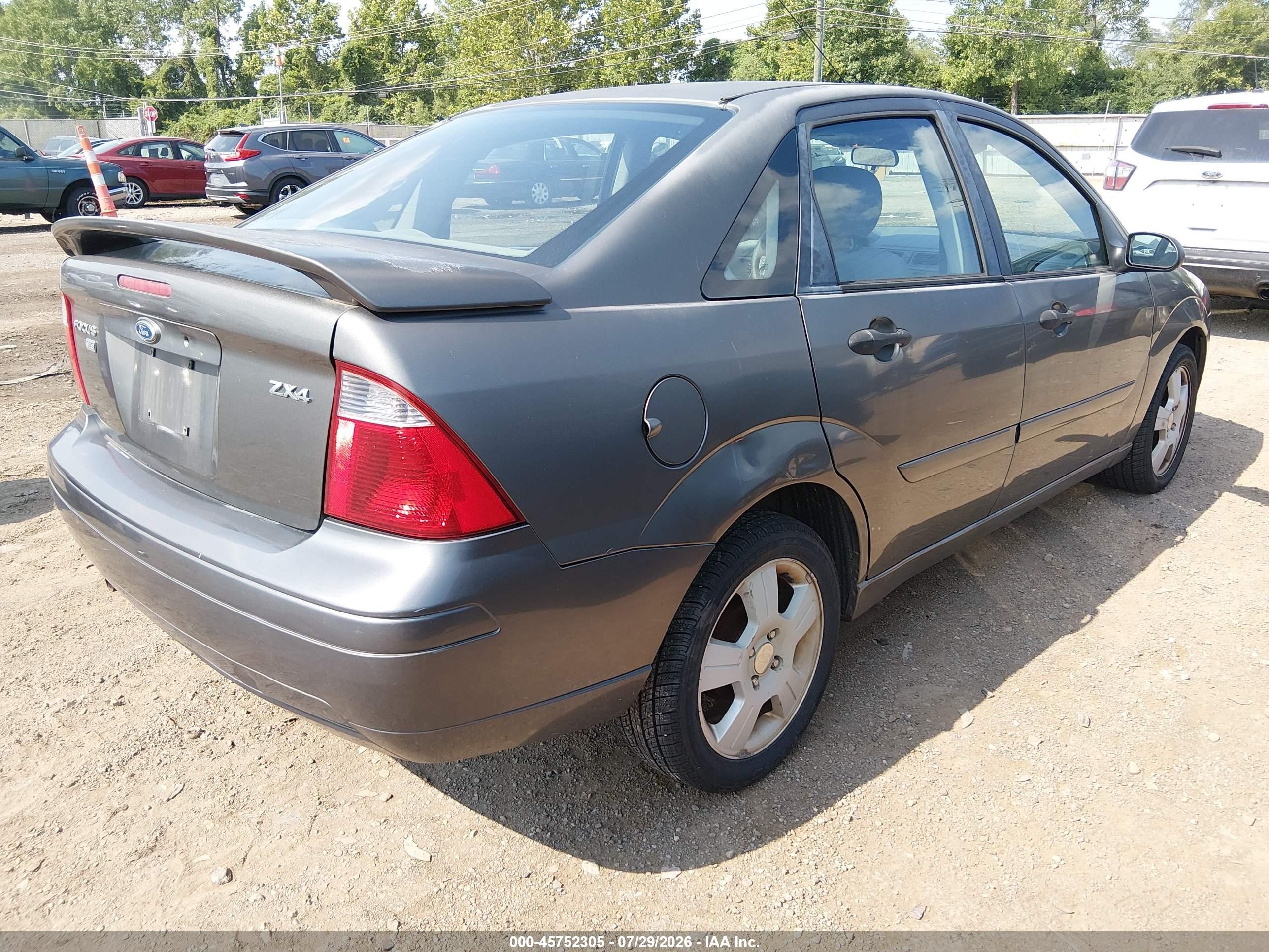 2005 Ford Focus Zx4 Gray vin: 1FAFP34N95W272666