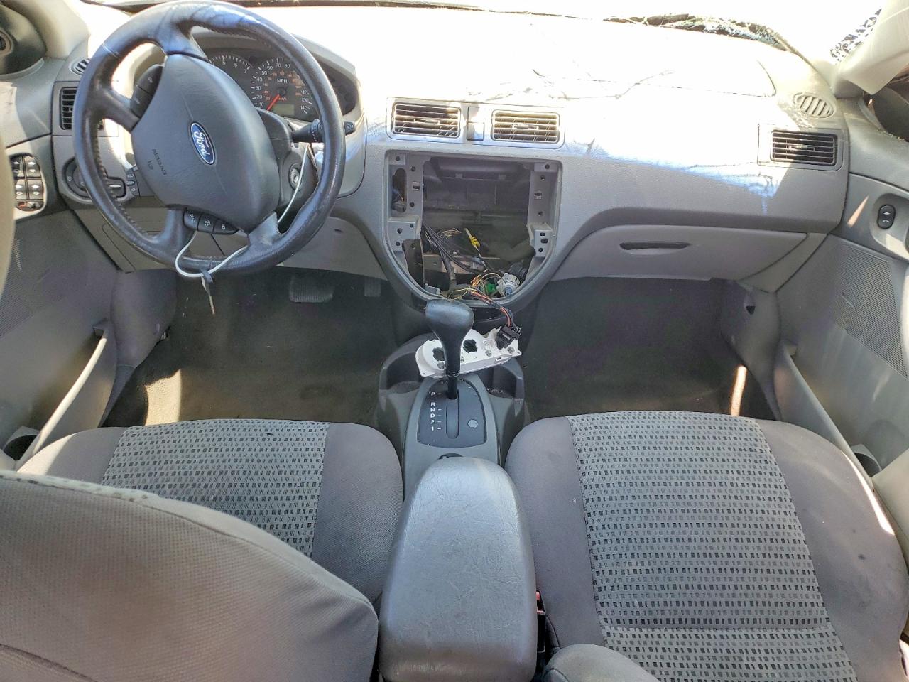 2015 Ford Focus White vin: 1FAFP34N95W278807