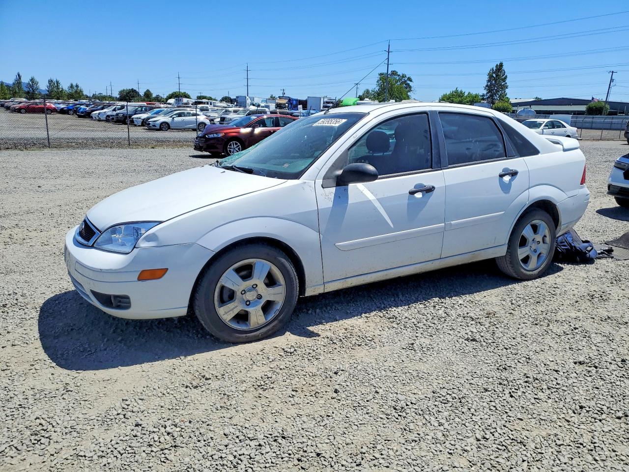 2015 Ford Focus White vin: 1FAFP34N95W278807