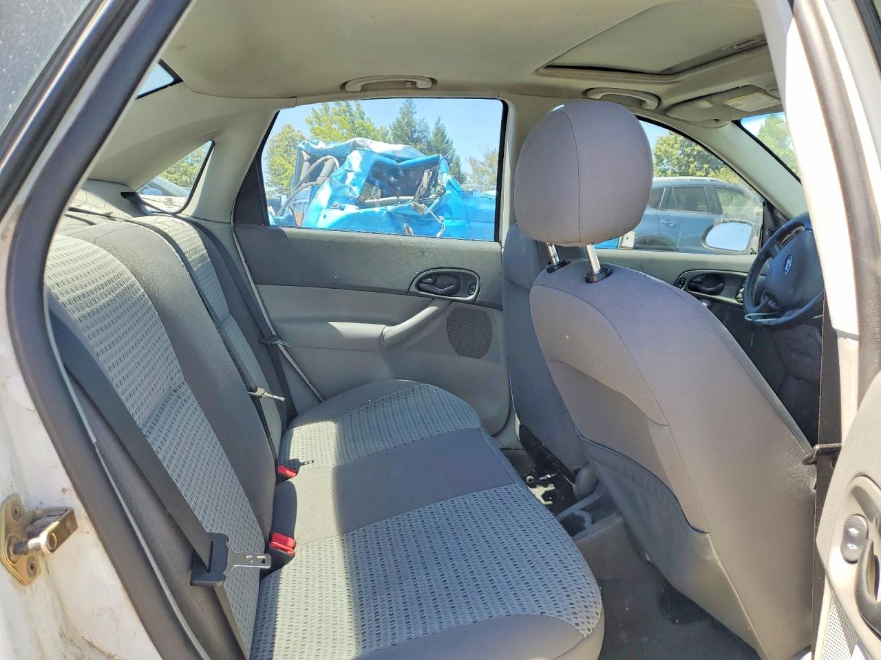 2015 Ford Focus White vin: 1FAFP34N95W278807