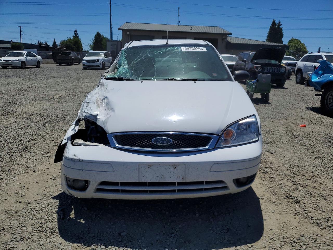 2015 Ford Focus White vin: 1FAFP34N95W278807