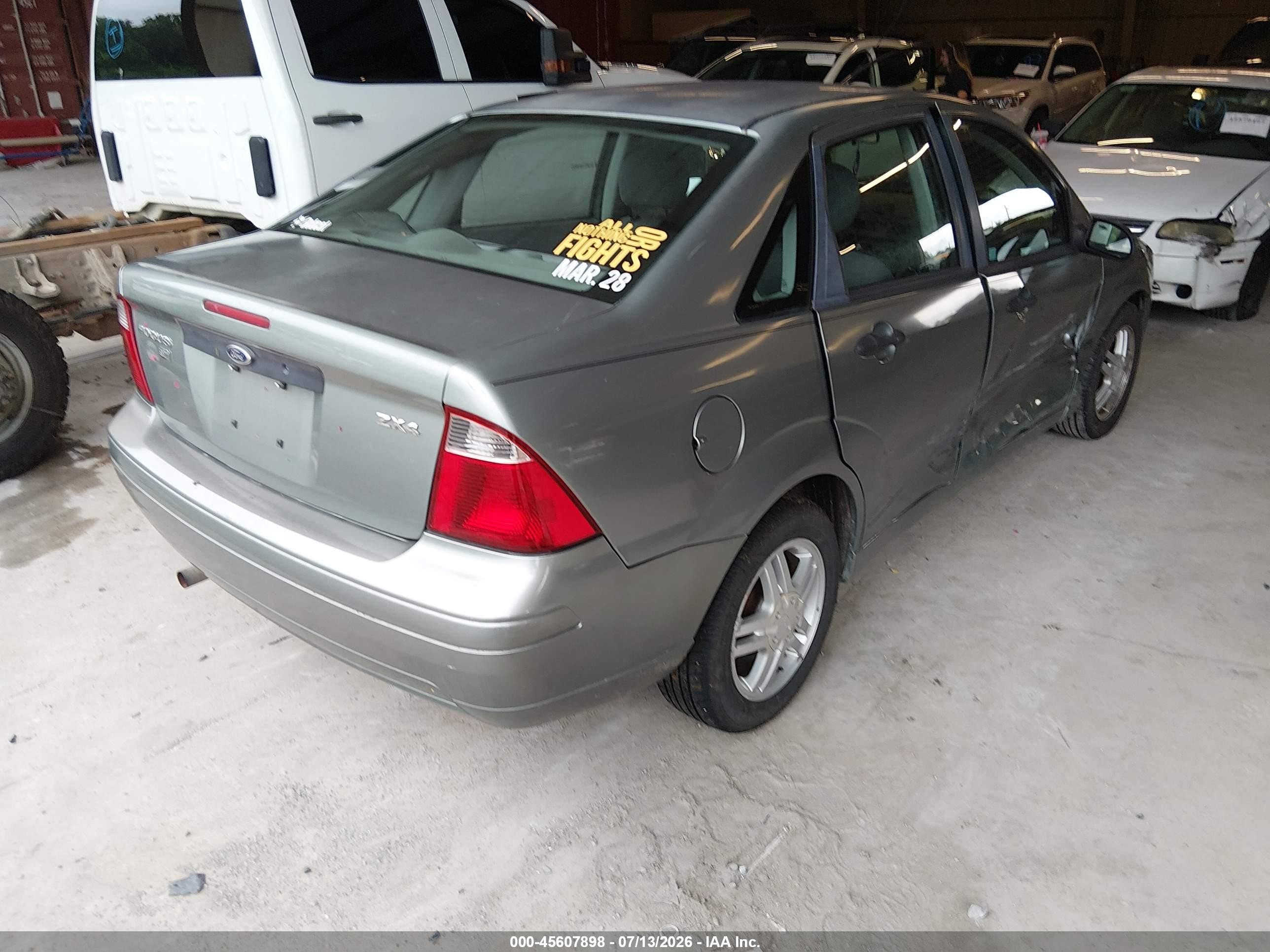 2005 Ford Focus Zx4 Gray vin: 1FAFP34N95W315984