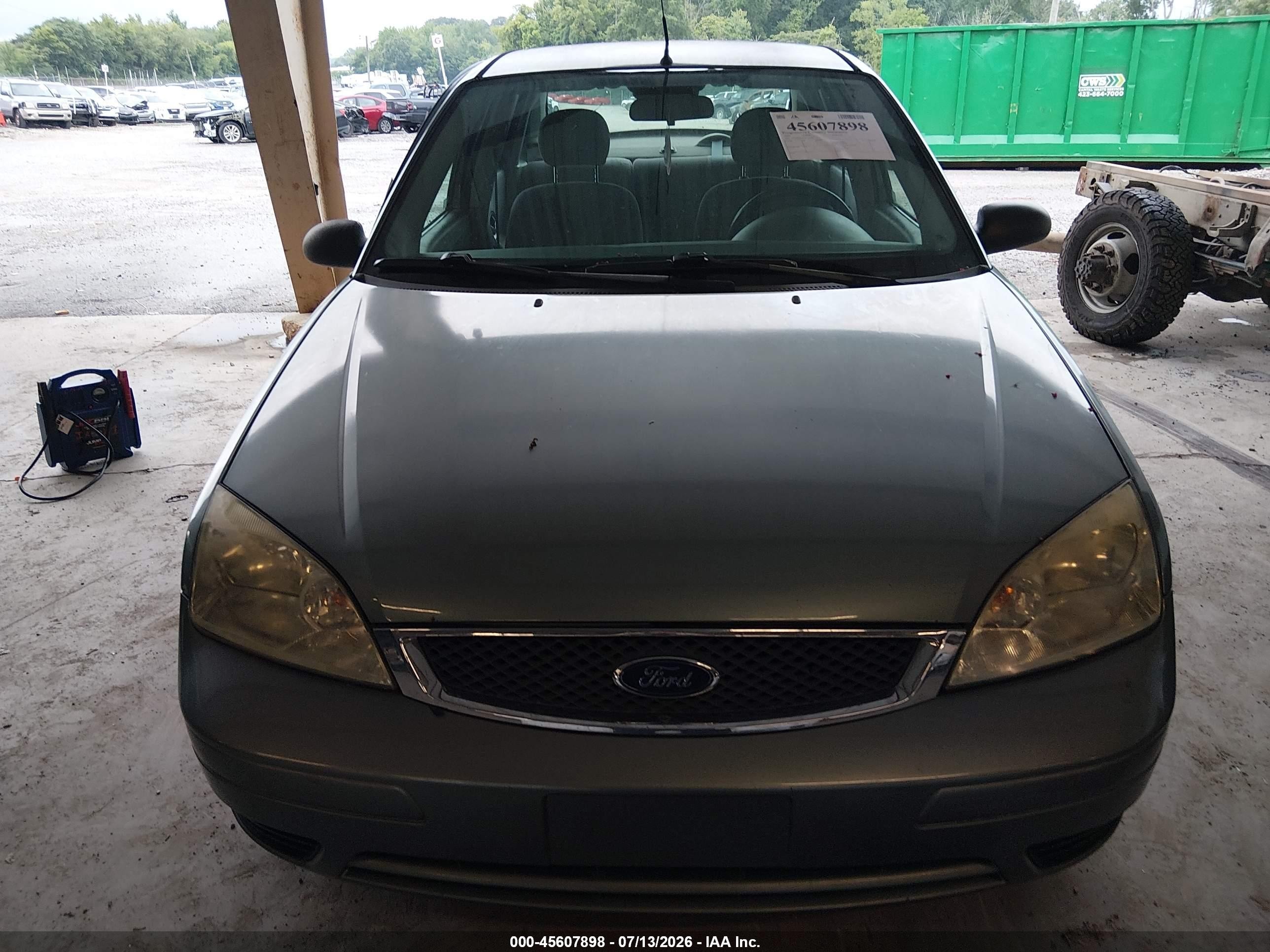 2005 Ford Focus Zx4 Gray vin: 1FAFP34N95W315984