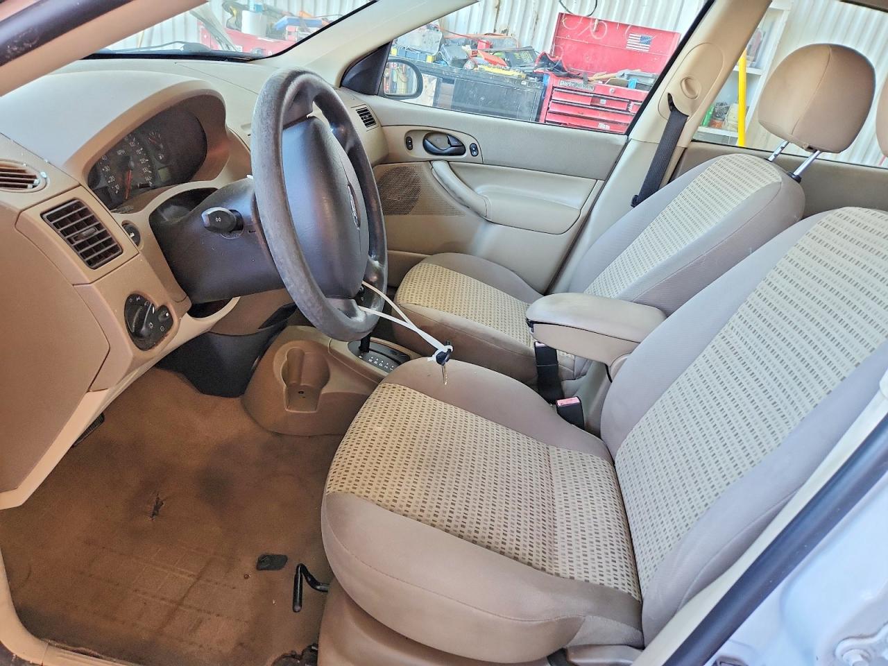 2007 Ford Focus Zx4/s/se/ses Белый vin: 1FAFP34N97W106862
