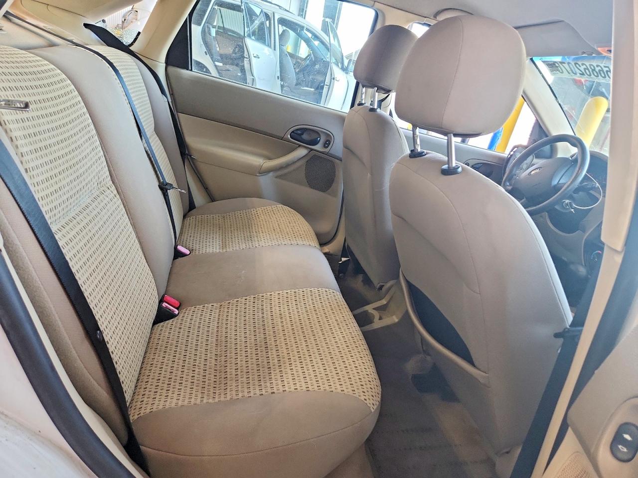 2007 Ford Focus Zx4/s/se/ses Белый vin: 1FAFP34N97W106862