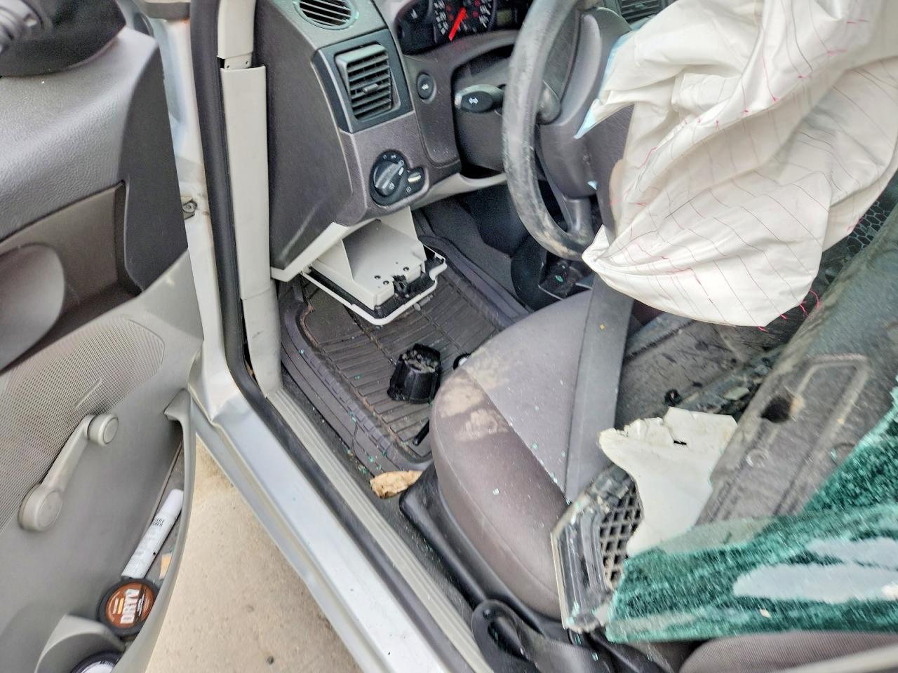 2007 Ford Focus Zx4 Silver vin: 1FAFP34N97W179827