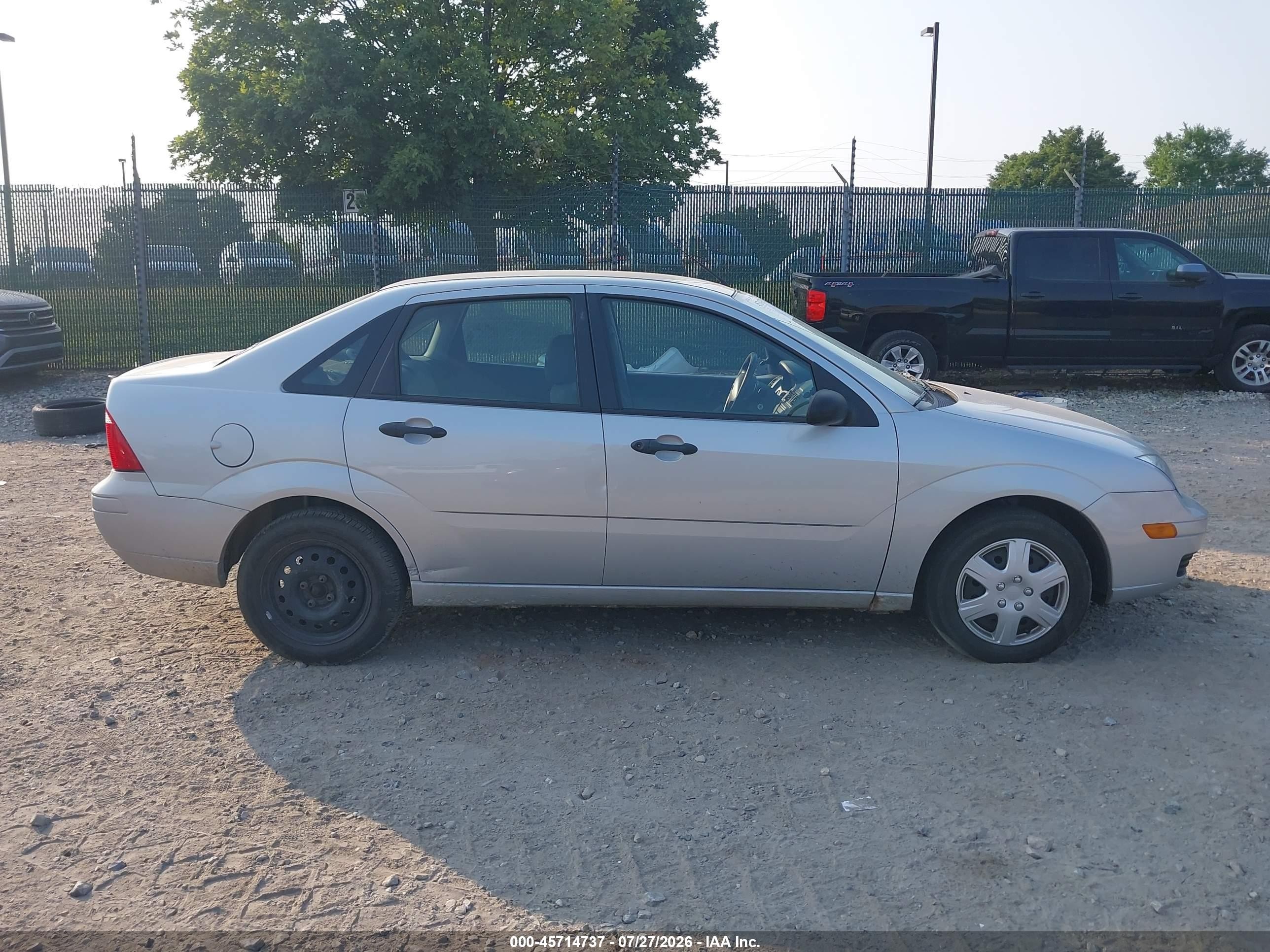 2007 Ford Focus S/se/ses Silver vin: 1FAFP34N97W196479