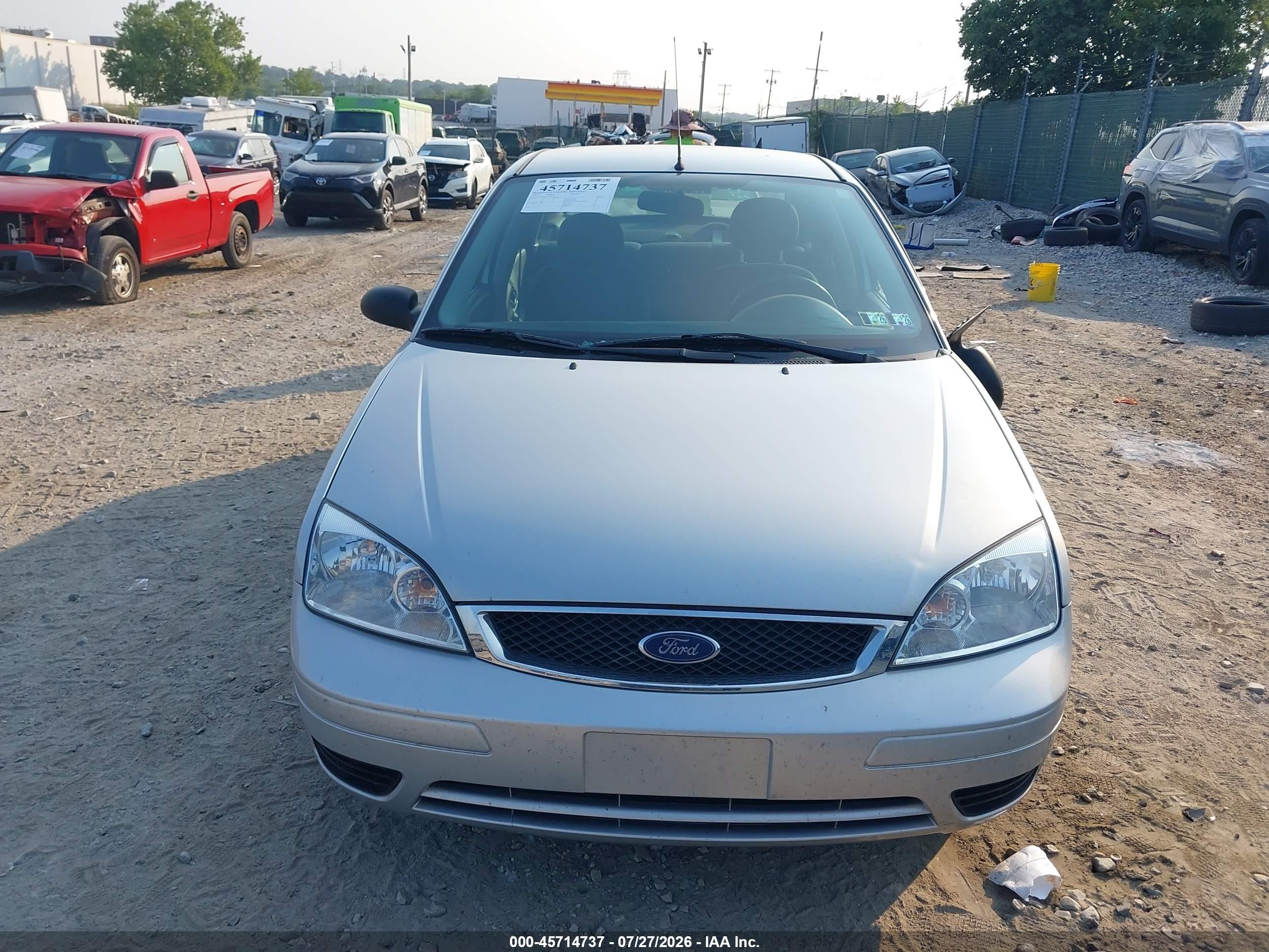 2007 Ford Focus S/se/ses Silver vin: 1FAFP34N97W196479