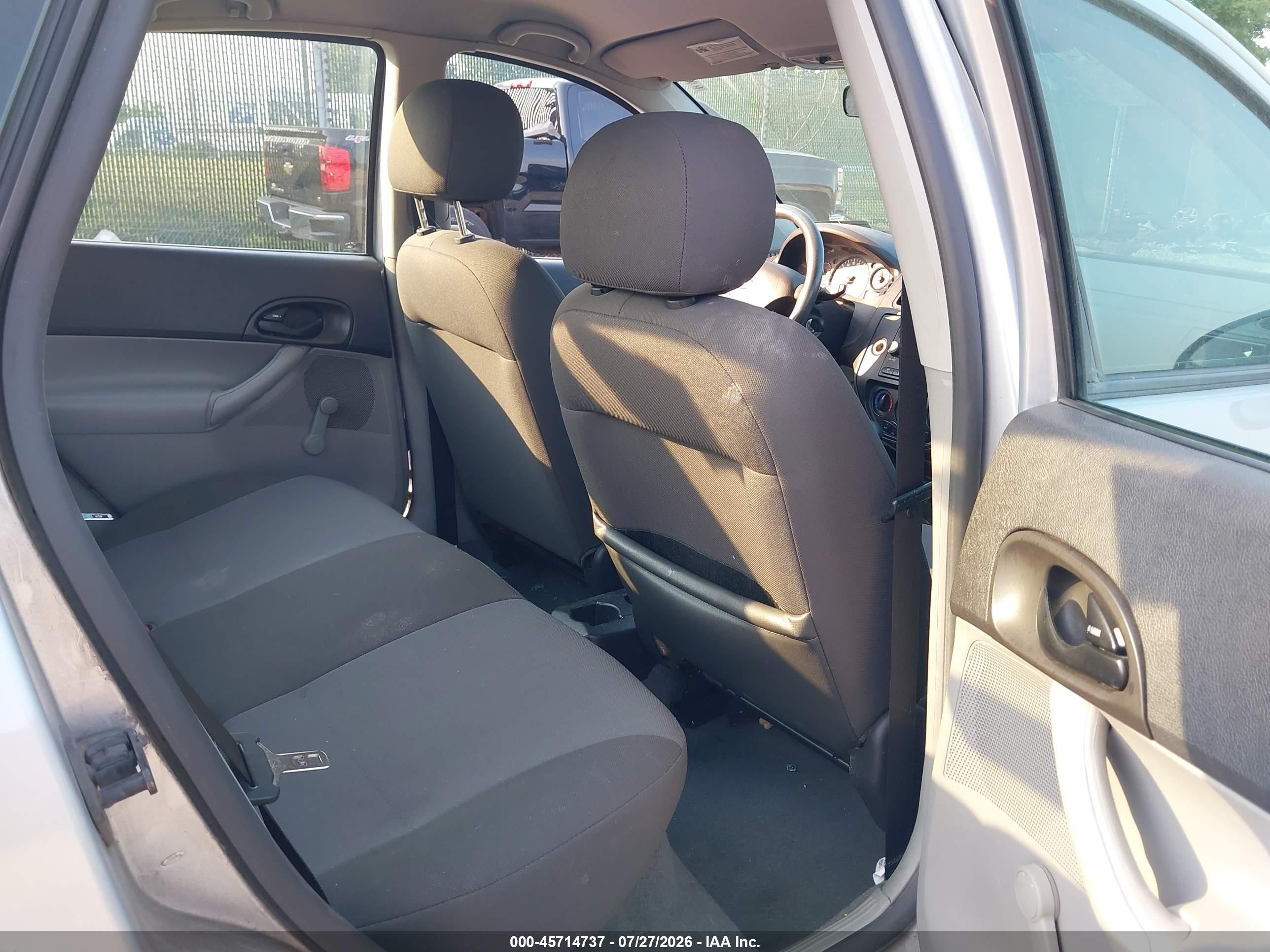 2007 Ford Focus S/se/ses Silver vin: 1FAFP34N97W196479