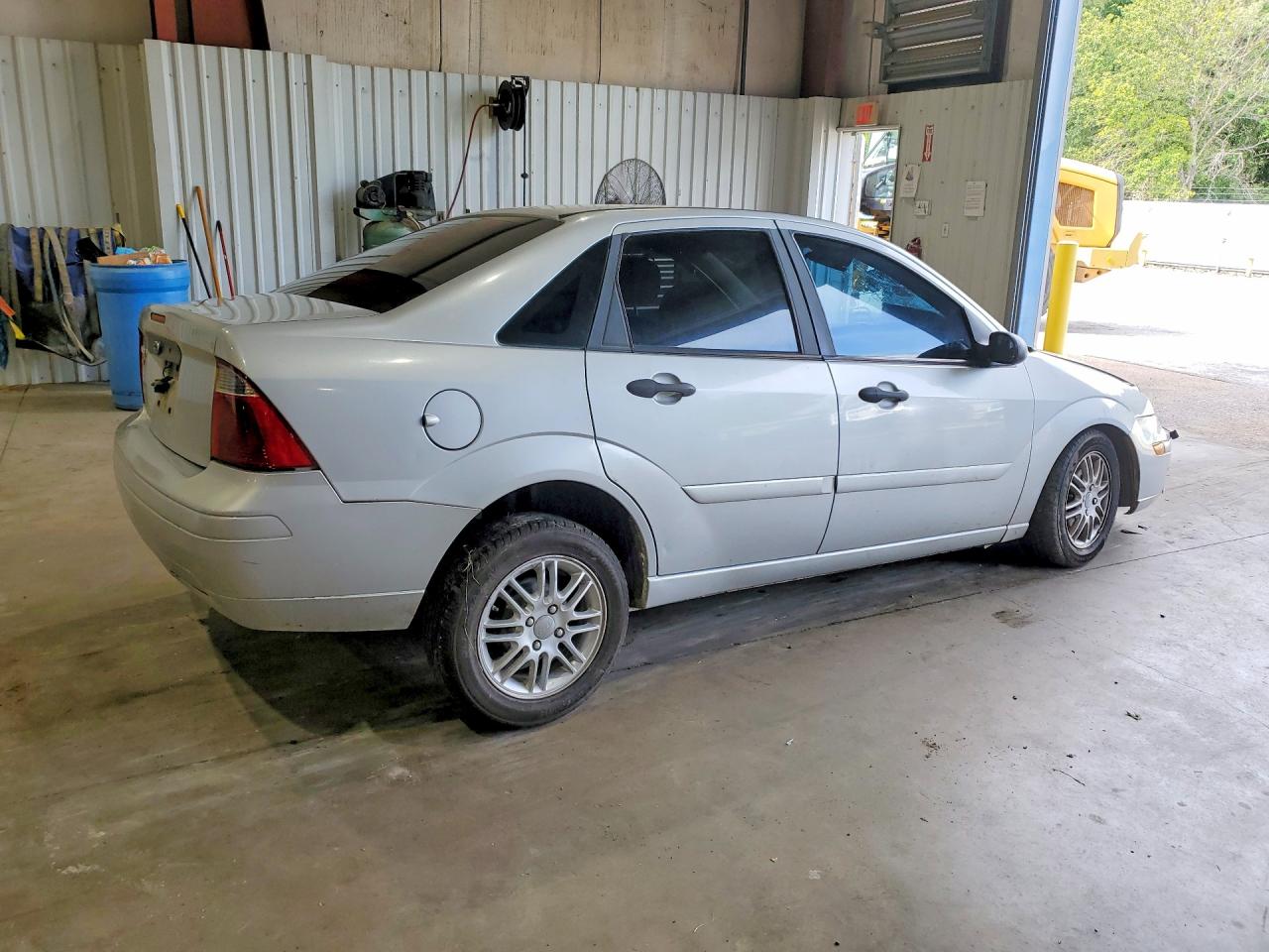 2007 Ford Focus Zx4 Серебряный vin: 1FAFP34N97W206900