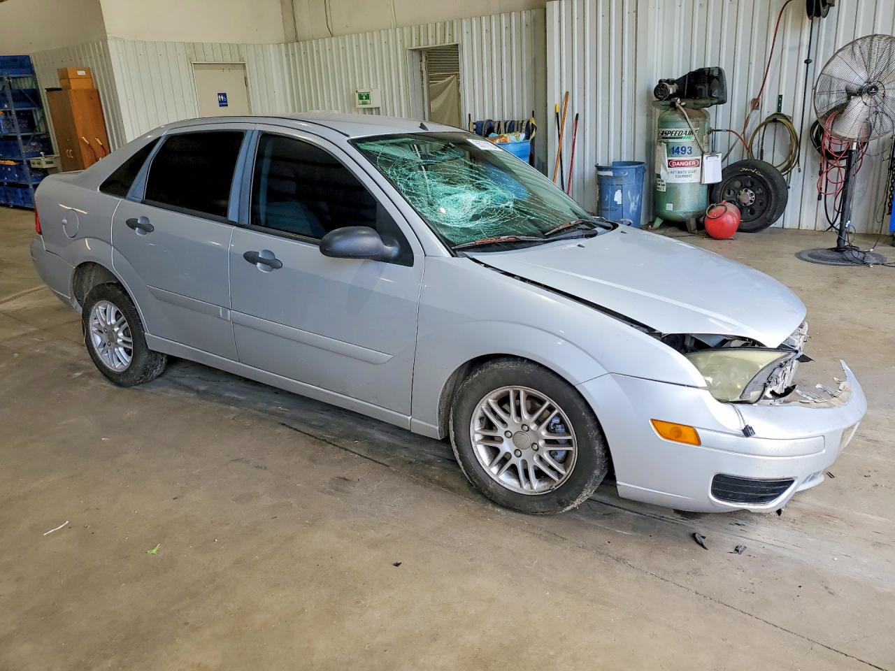 2007 Ford Focus Zx4 Серебряный vin: 1FAFP34N97W206900
