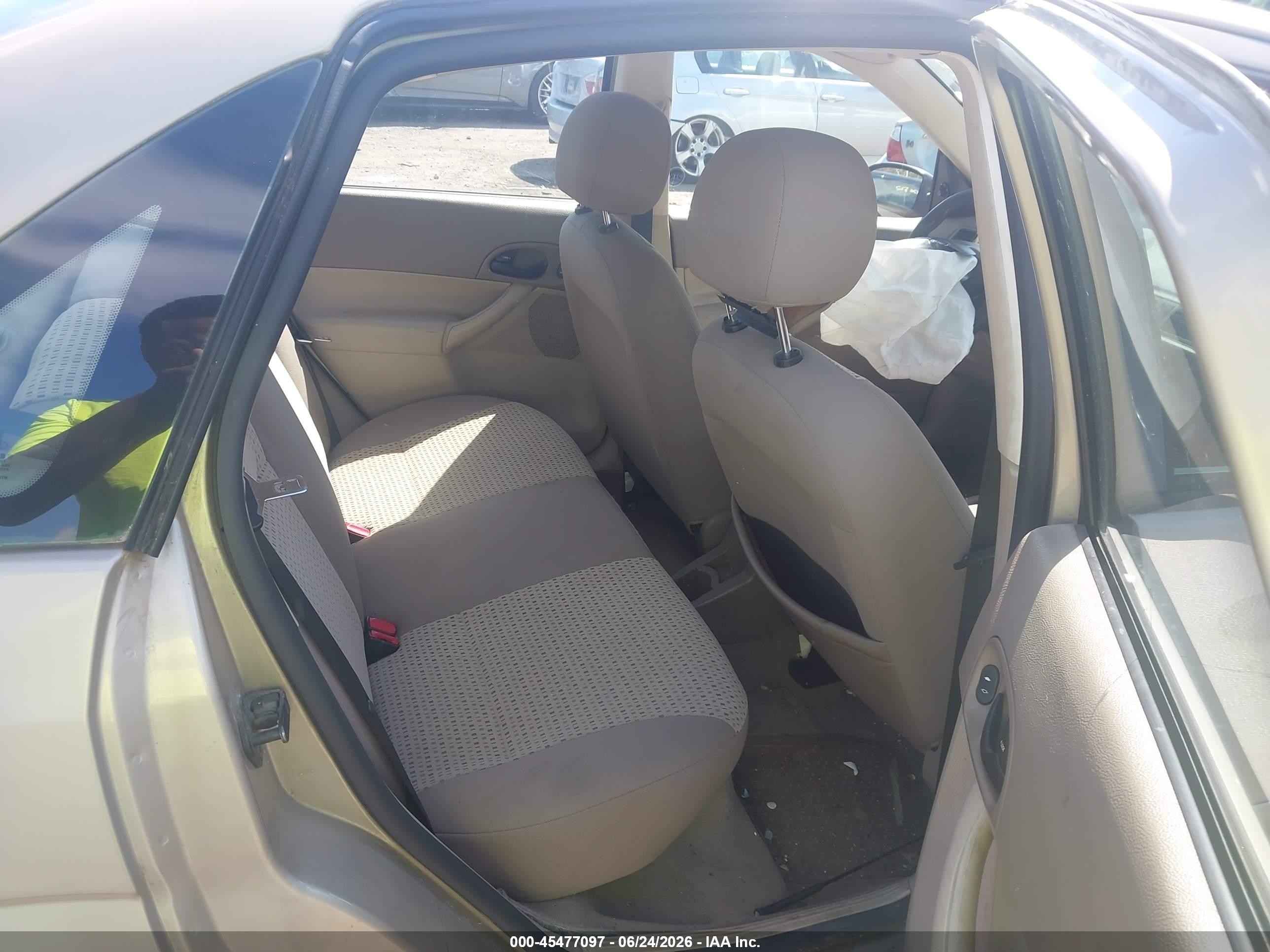 2007 Ford Focus S/se/ses Tan vin: 1FAFP34N97W288370