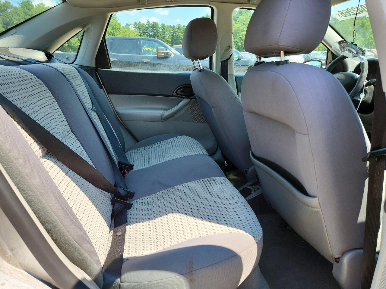 2007 Ford Focus Zx4 Silver vin: 1FAFP34N97W289017