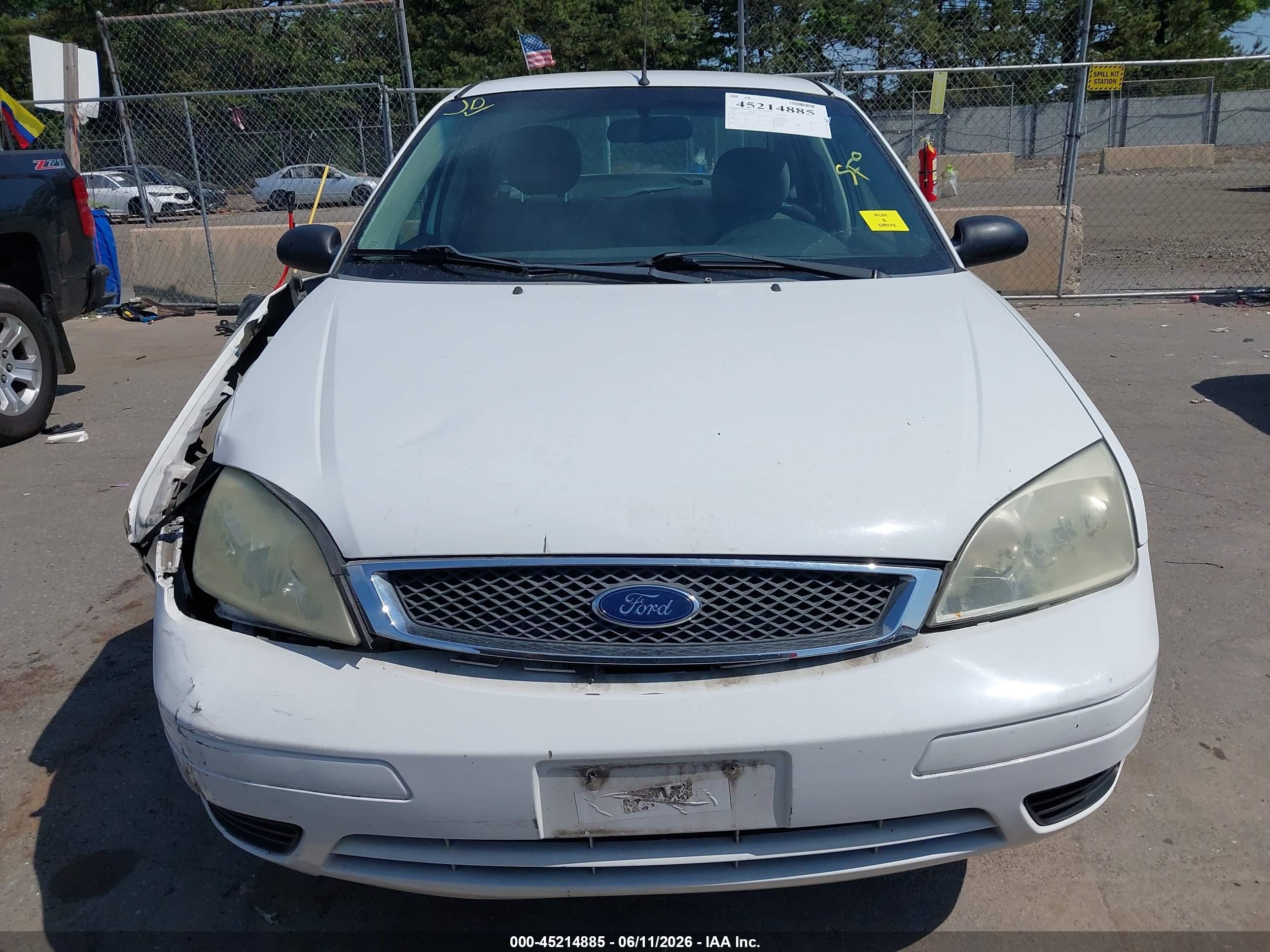 2007 Ford Focus S/se/ses Белый vin: 1FAFP34N97W349619