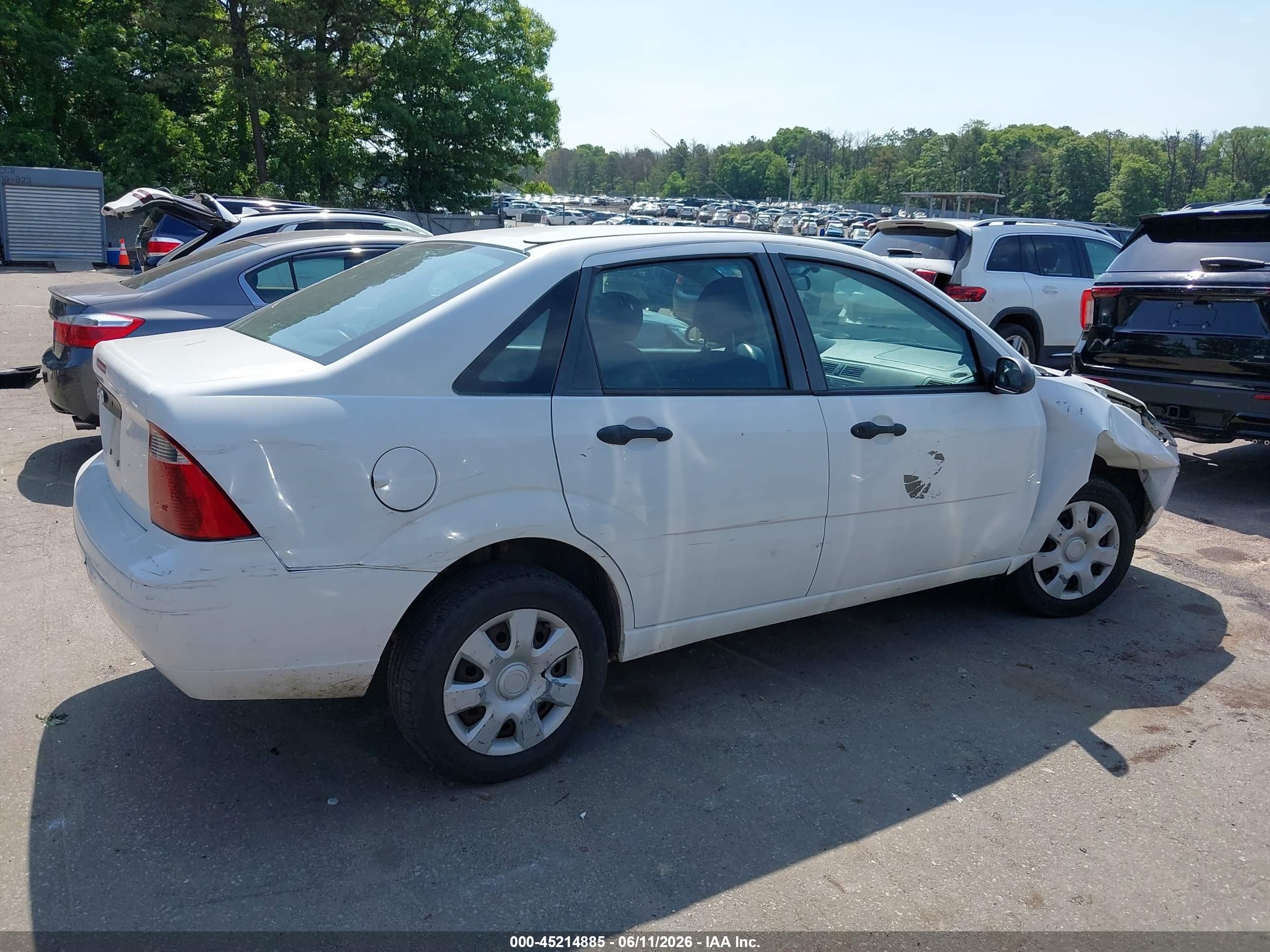 2007 Ford Focus S/se/ses Белый vin: 1FAFP34N97W349619