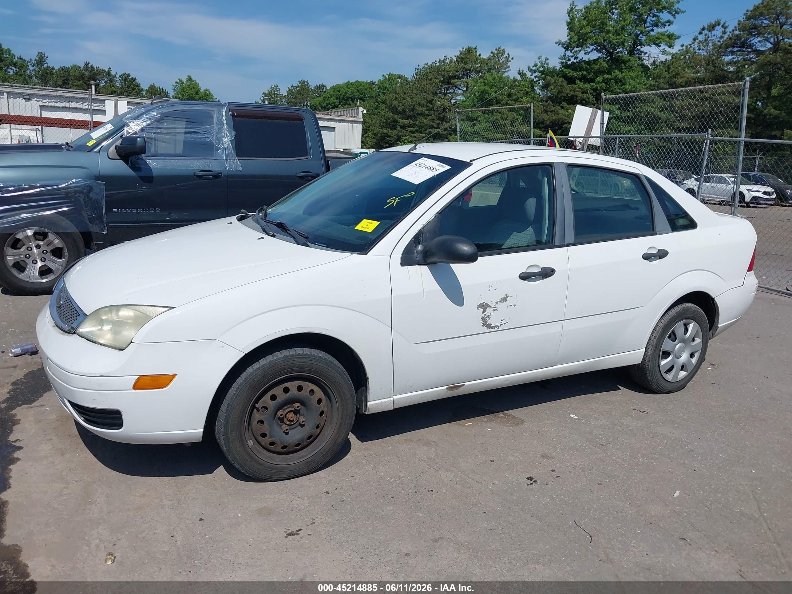 2007 Ford Focus S/se/ses Белый vin: 1FAFP34N97W349619