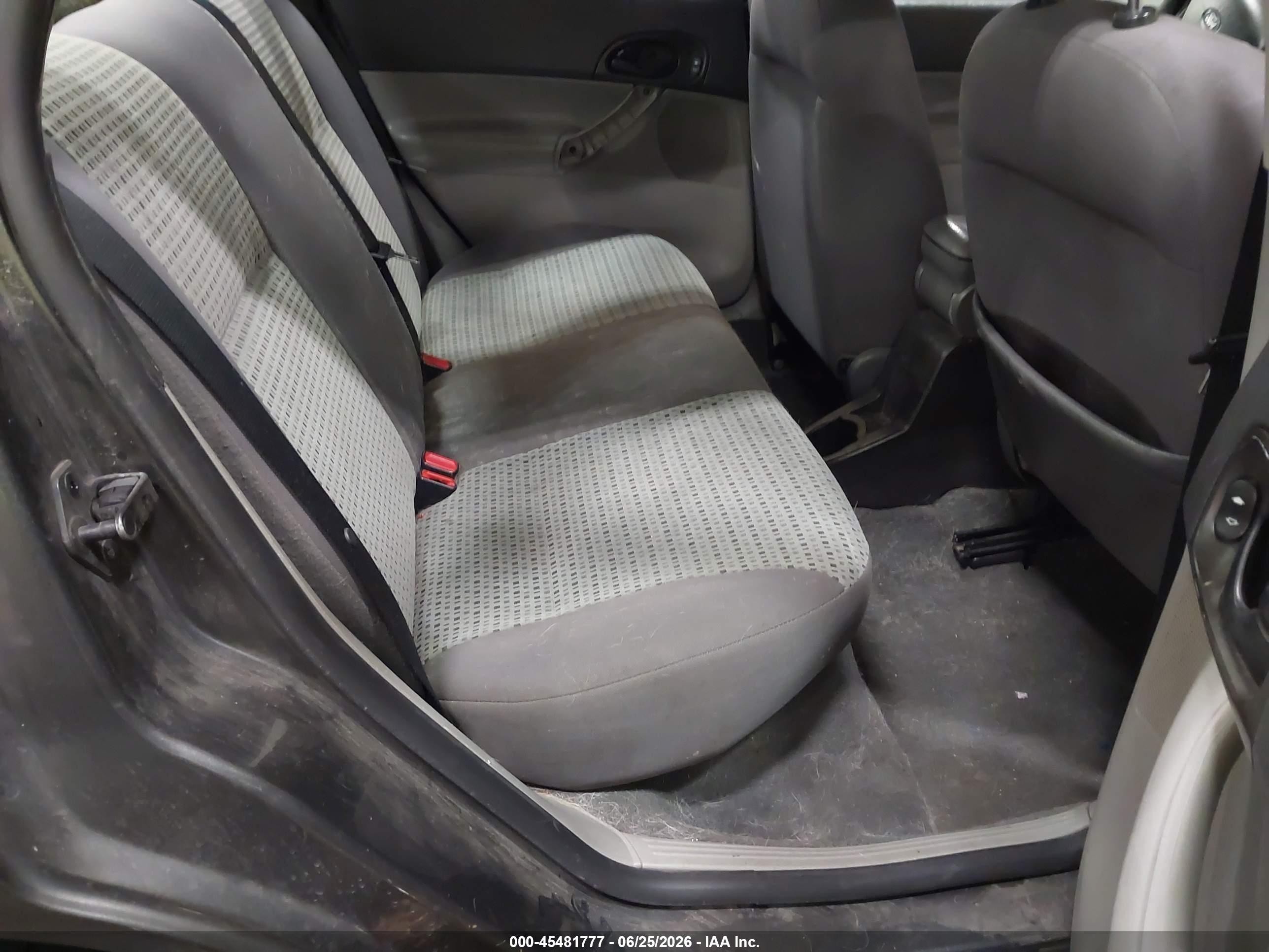 2007 Ford Focus S/se/ses Gray vin: 1FAFP34N97W362144