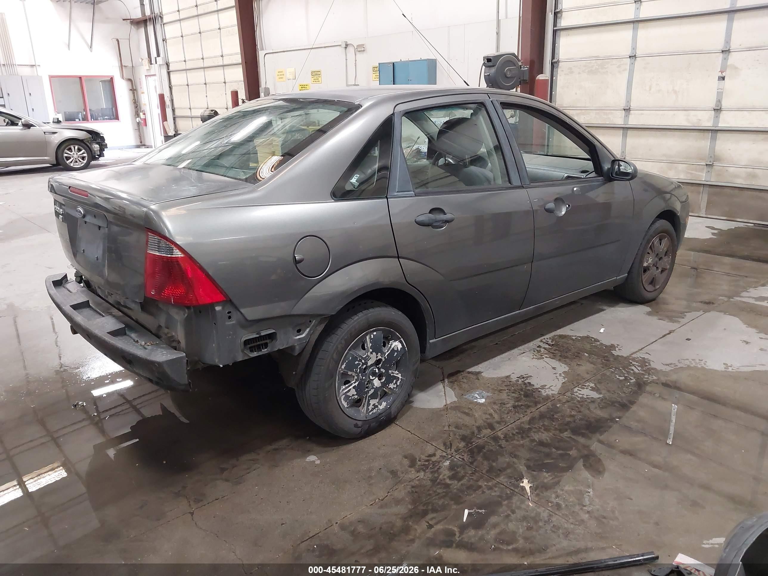 2007 Ford Focus S/se/ses Gray vin: 1FAFP34N97W362144