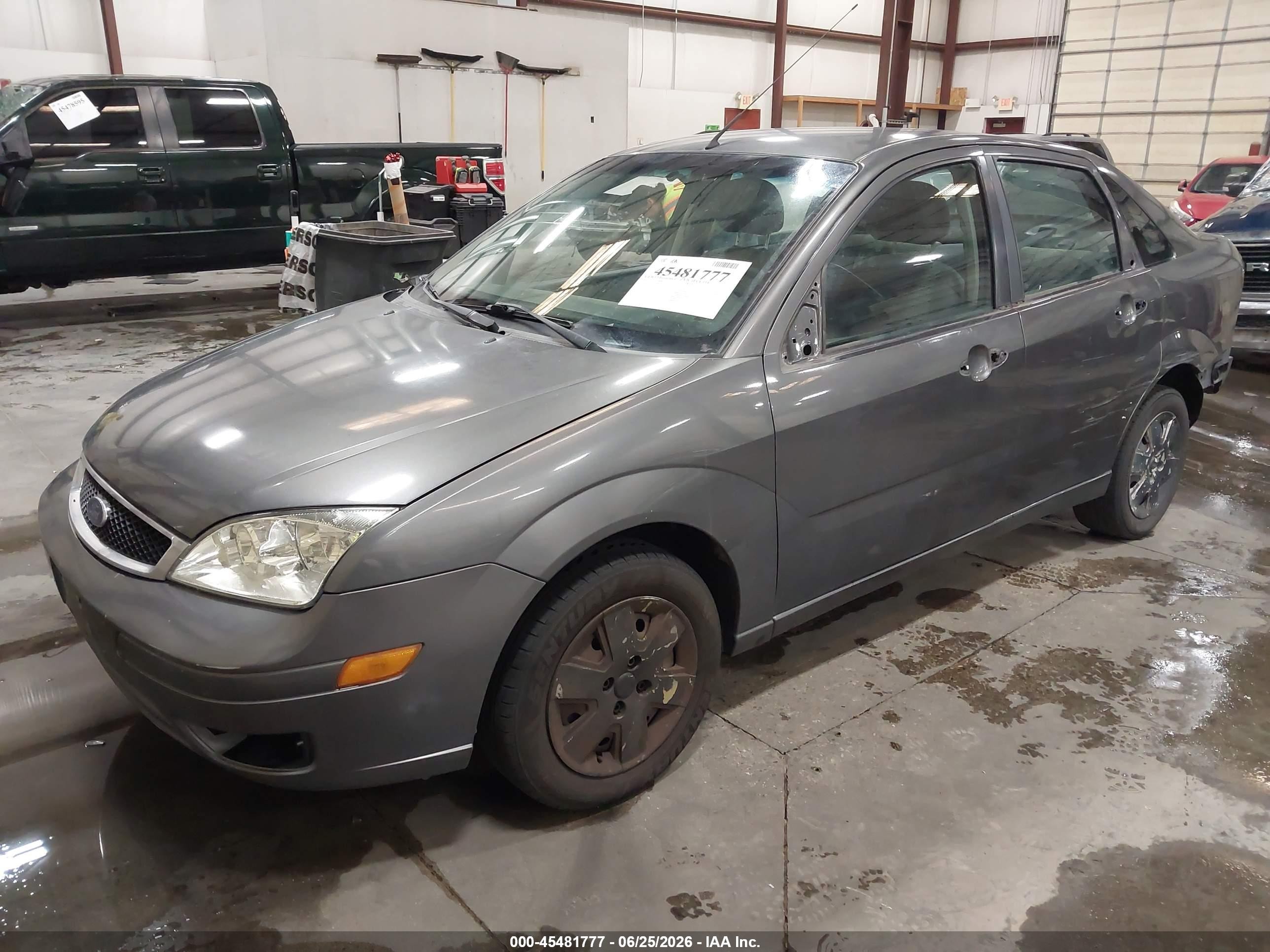 2007 Ford Focus S/se/ses Gray vin: 1FAFP34N97W362144