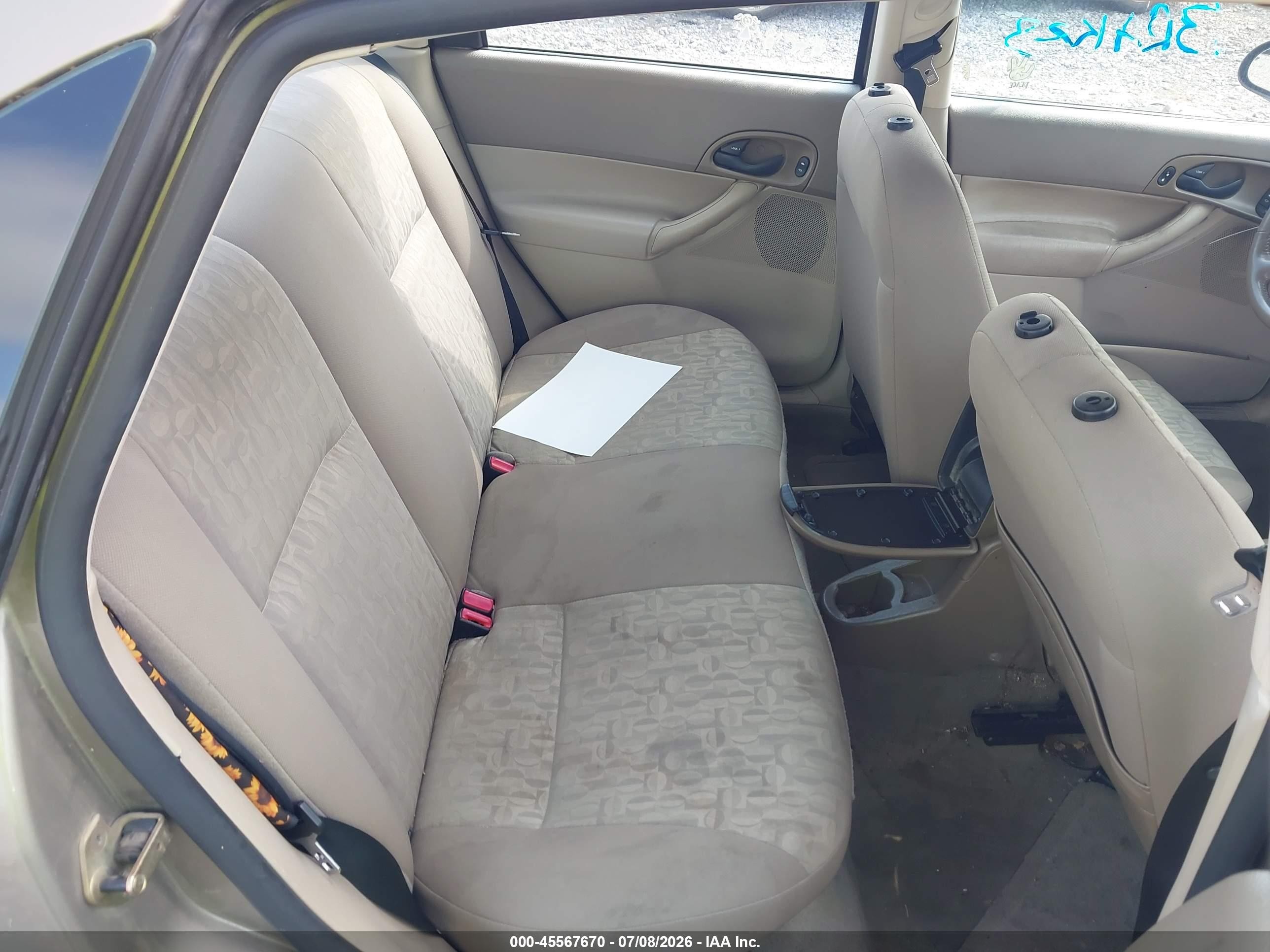 2005 Ford Focus Zx4 Champagne vin: 1FAFP34NX5W200147