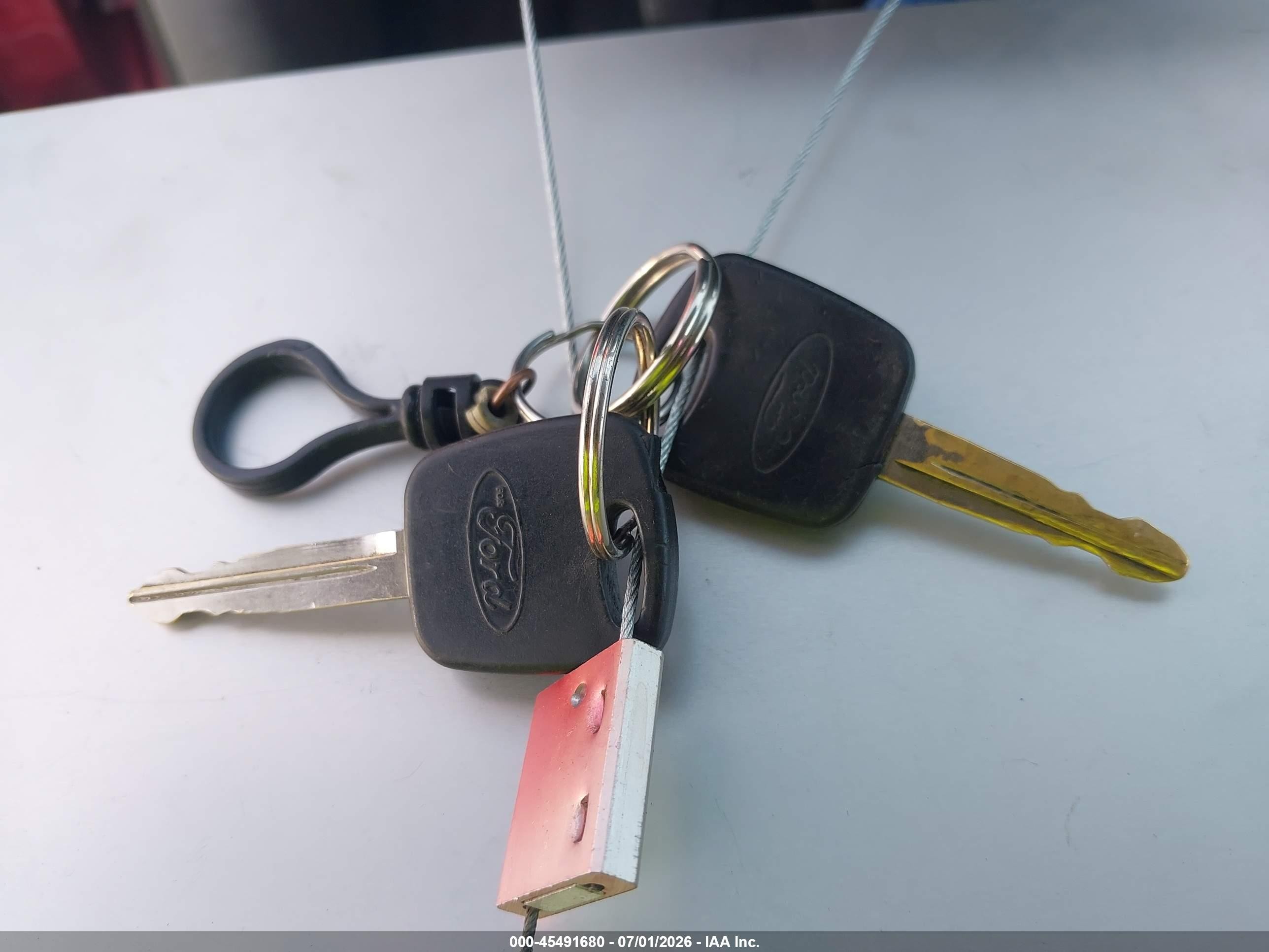 2005 Ford Focus Zx4 Burgundy vin: 1FAFP34NX5W233326