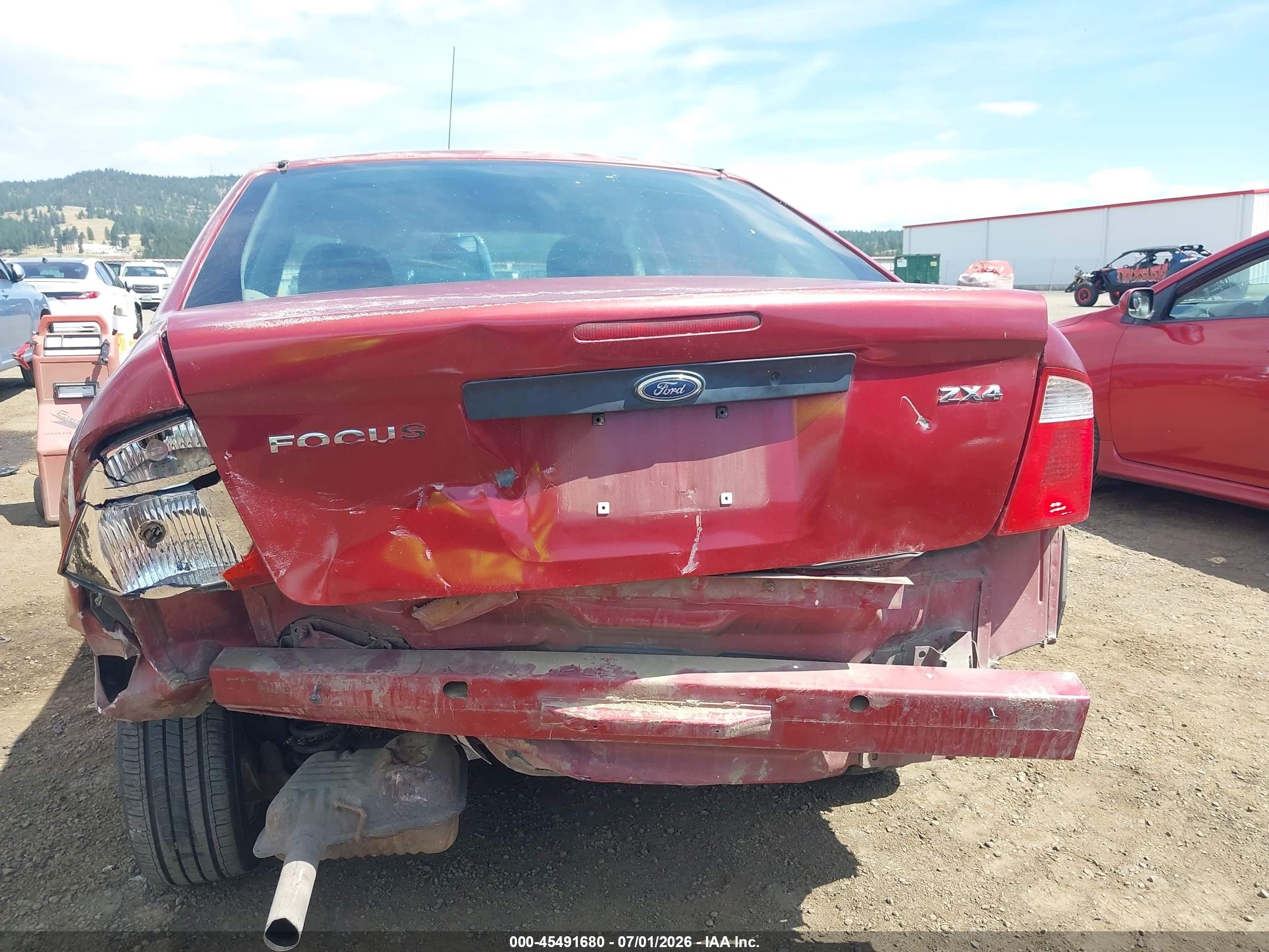 2005 Ford Focus Zx4 Burgundy vin: 1FAFP34NX5W233326