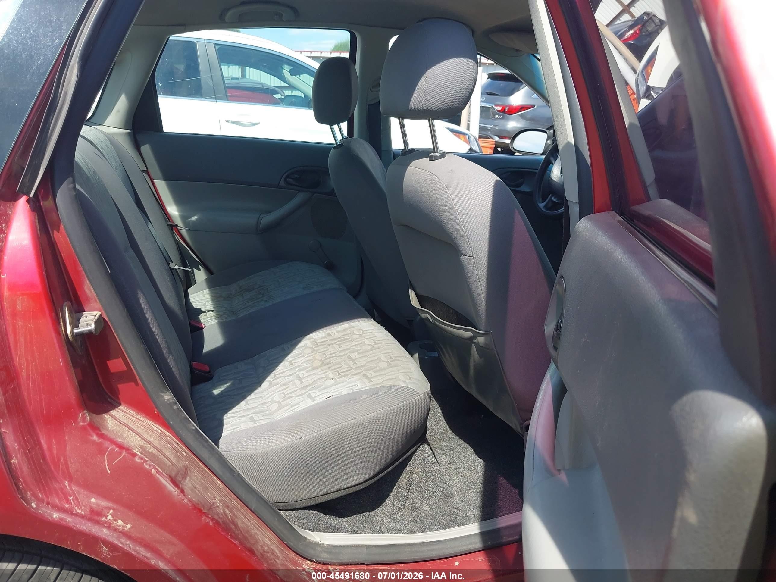 2005 Ford Focus Zx4 Burgundy vin: 1FAFP34NX5W233326