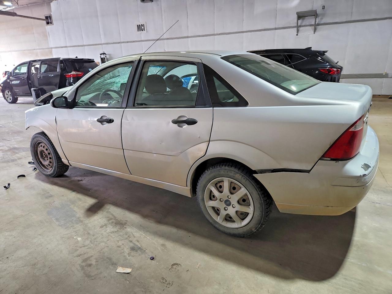 2005 Ford Focus Zx4 Silver vin: 1FAFP34NX5W234296