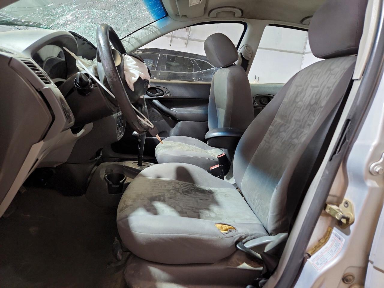 2005 Ford Focus Zx4 Silver vin: 1FAFP34NX5W234296