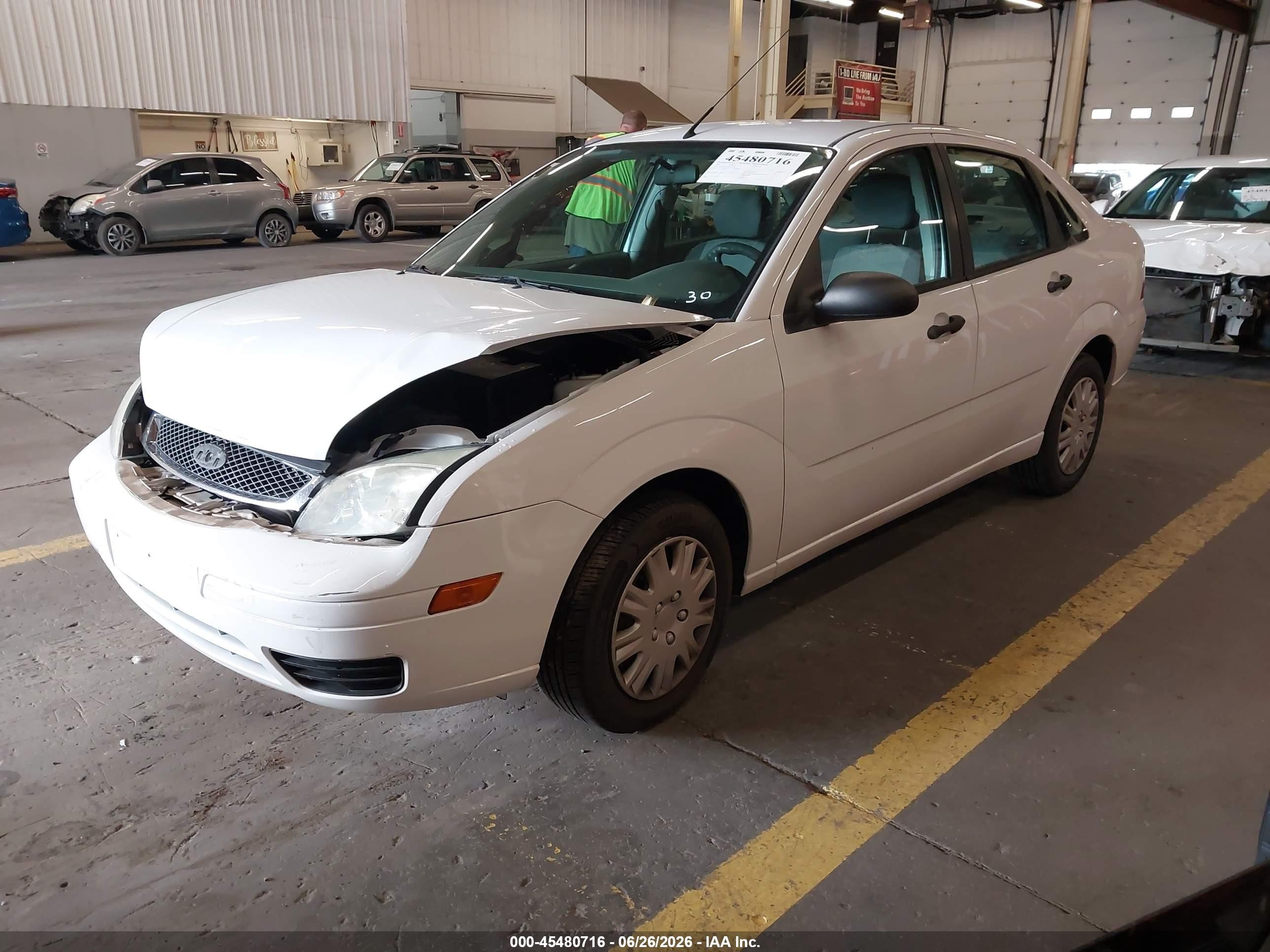 2005 Ford Focus Zx4 Белый vin: 1FAFP34NX5W250501