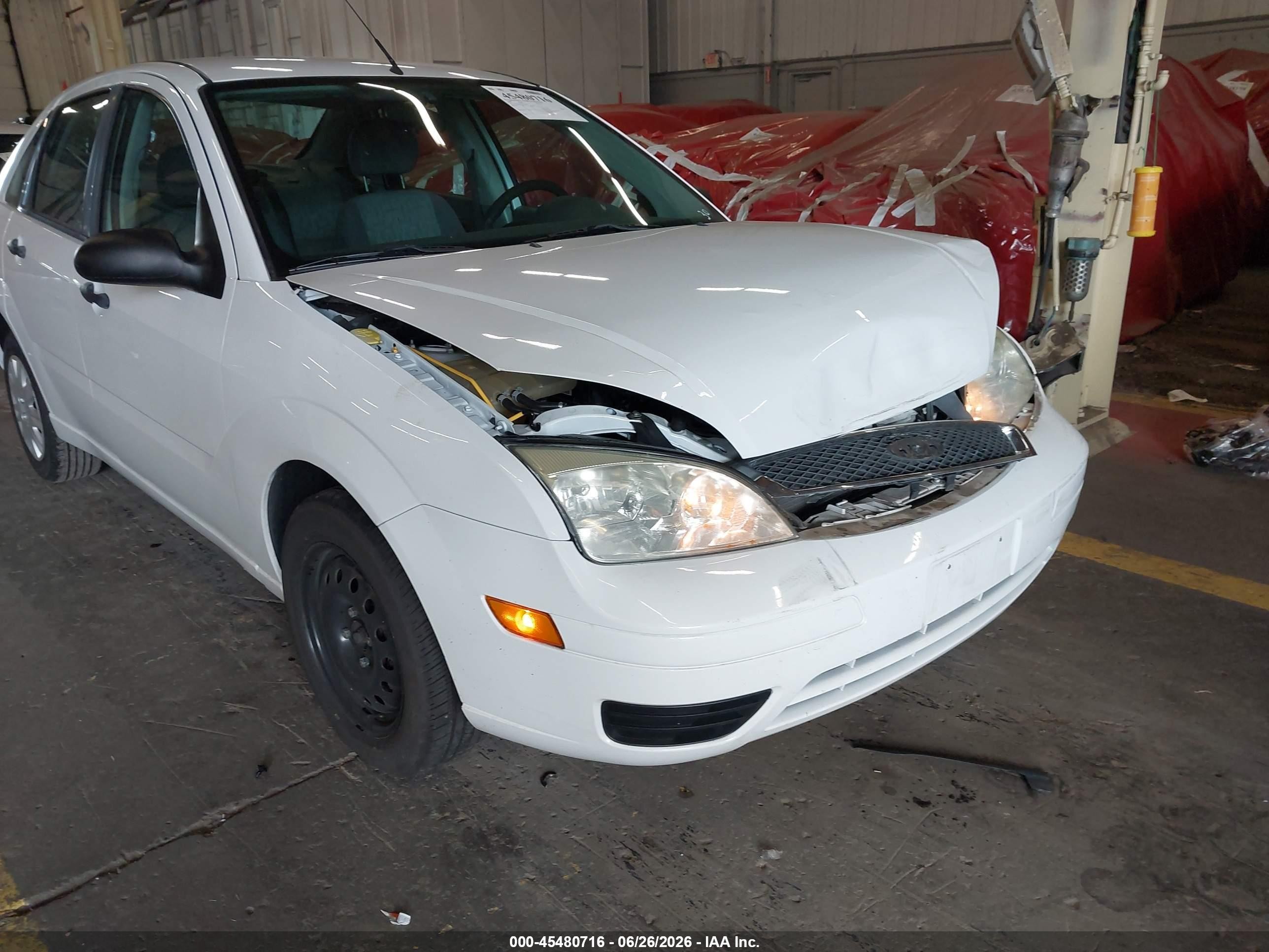 2005 Ford Focus Zx4 Белый vin: 1FAFP34NX5W250501