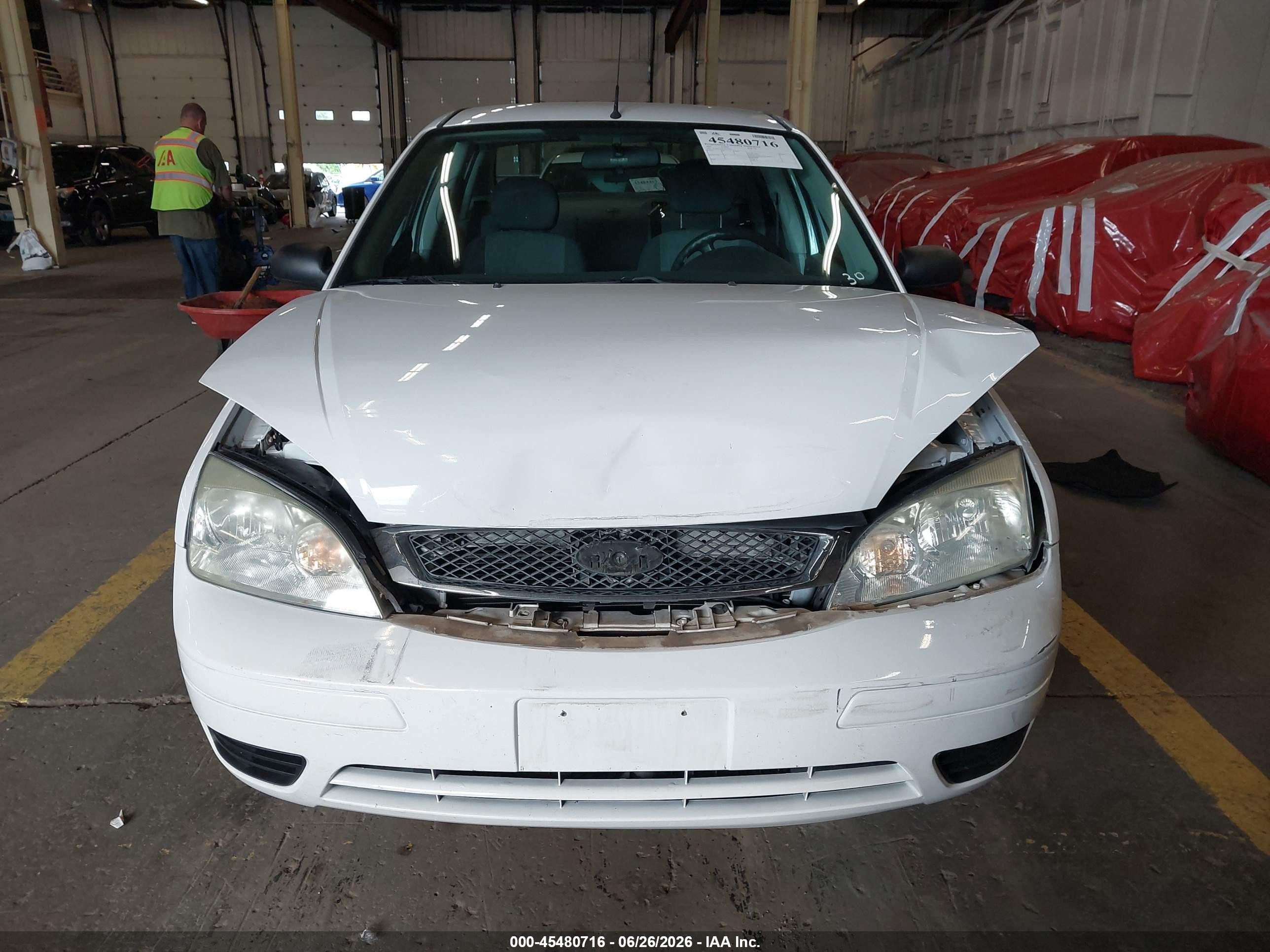 2005 Ford Focus Zx4 Белый vin: 1FAFP34NX5W250501