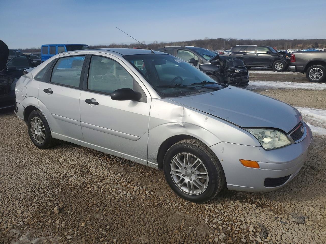 2005 Ford Focus Zx4 Серебряный vin: 1FAFP34NX5W256167