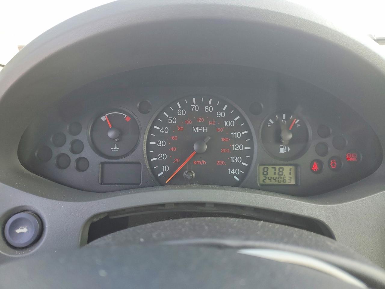 2005 Ford Focus Zx4 Серебряный vin: 1FAFP34NX5W256167