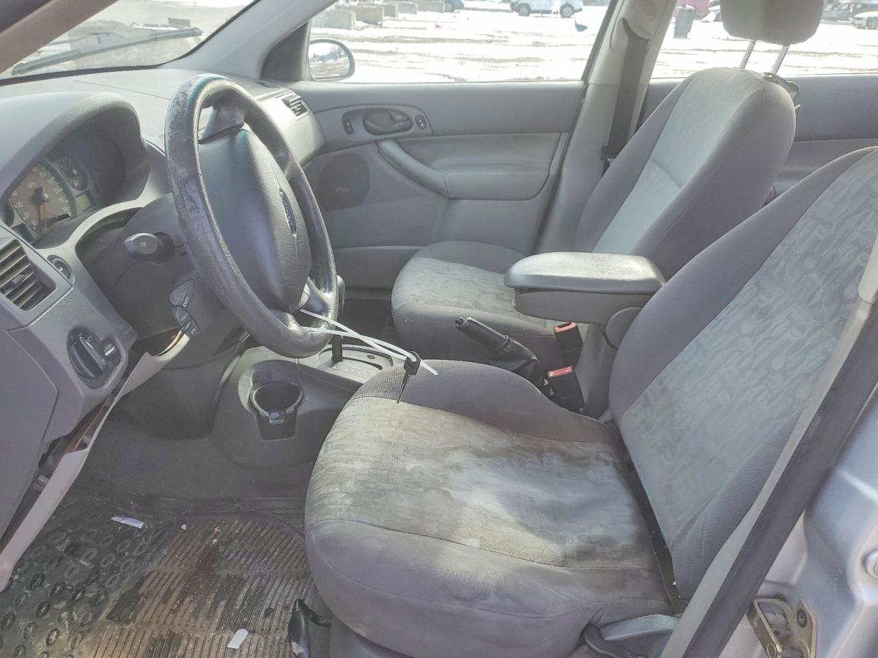 2005 Ford Focus Zx4 Серебряный vin: 1FAFP34NX5W256167