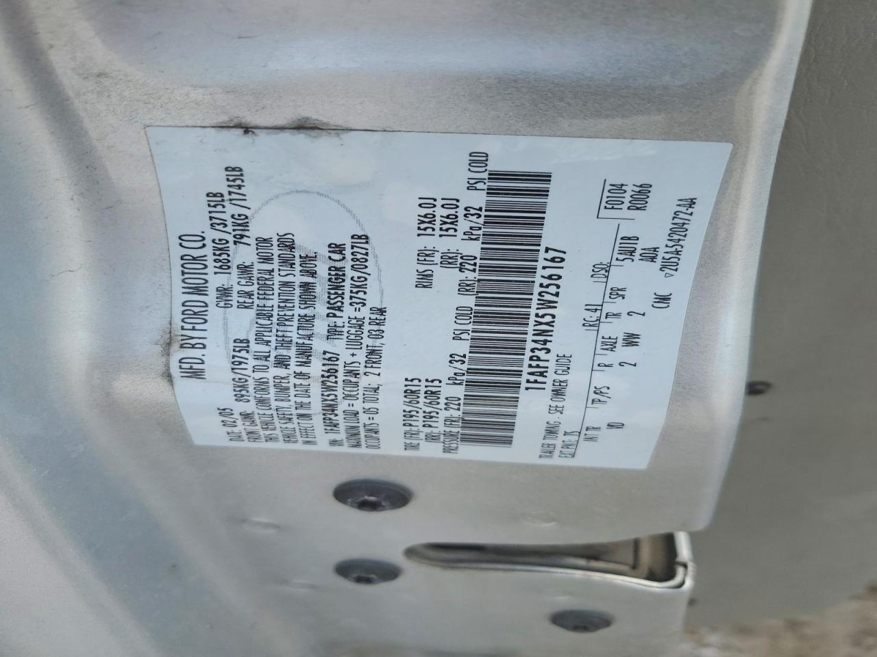 2005 Ford Focus Zx4 Серебряный vin: 1FAFP34NX5W256167