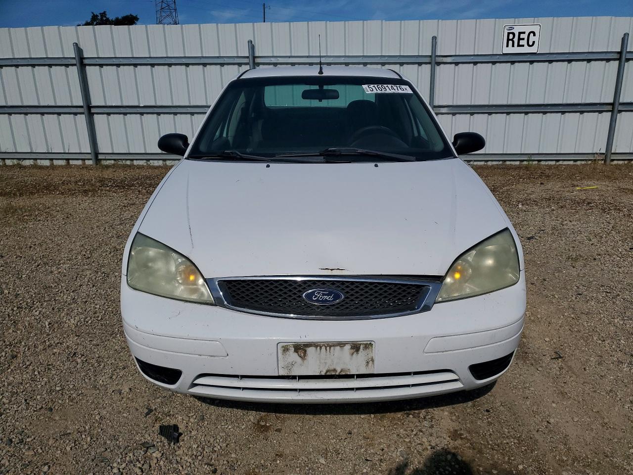 2006 Ford Focus Zx4 White vin: 1FAFP34NX6W131946