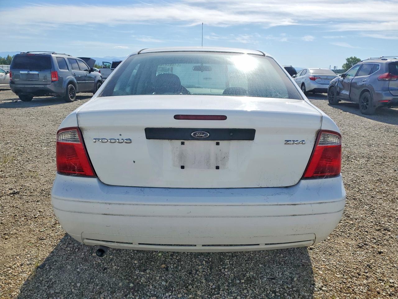 2006 Ford Focus Zx4 White vin: 1FAFP34NX6W131946