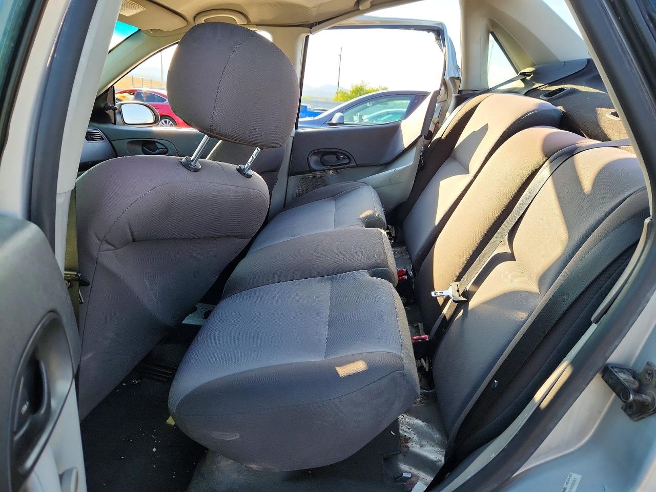 2006 Ford Focus Zx4 Silver vin: 1FAFP34NX6W255621