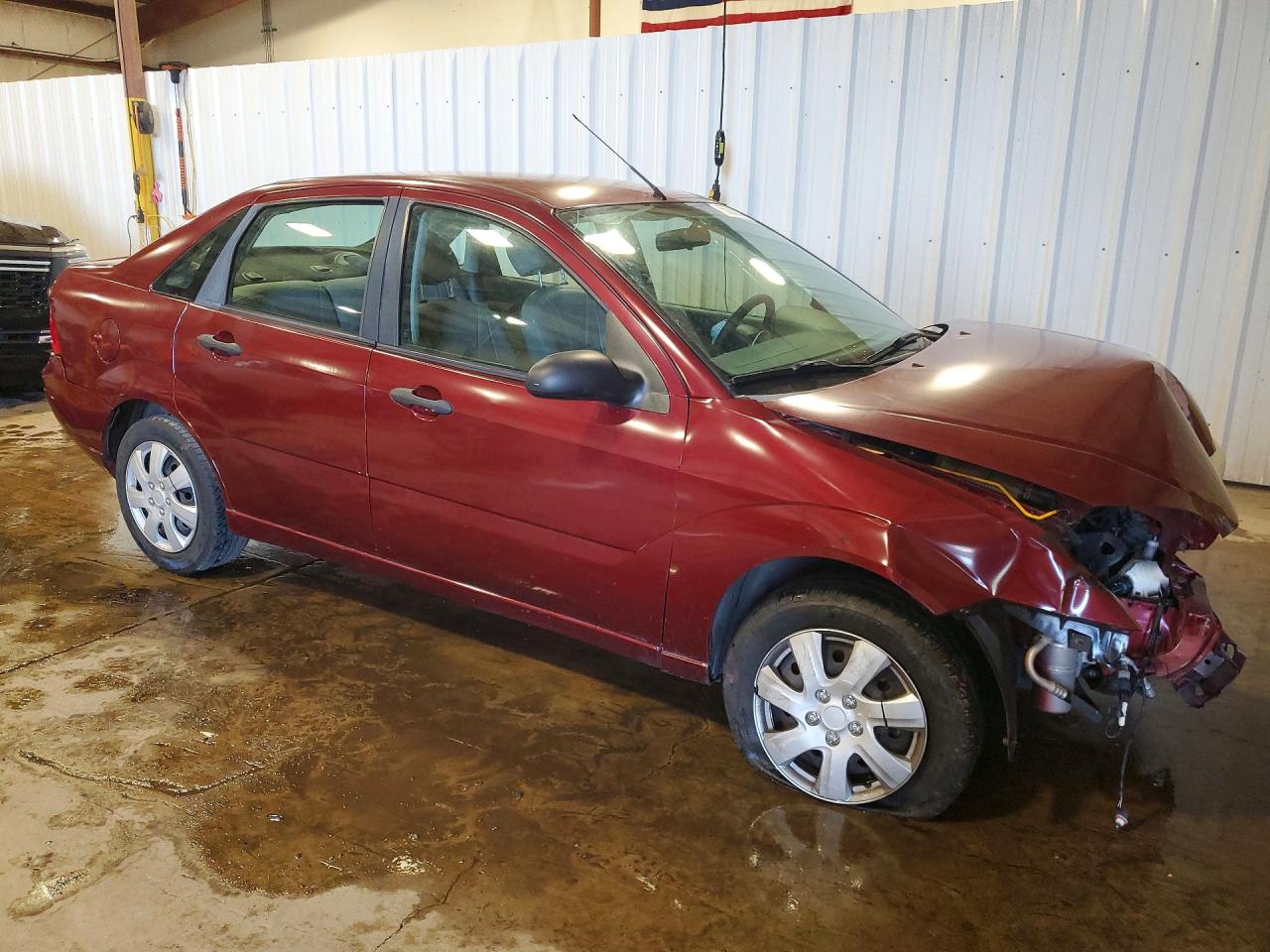 2007 Ford Focus Zx4 Красный vin: 1FAFP34NX7W142981